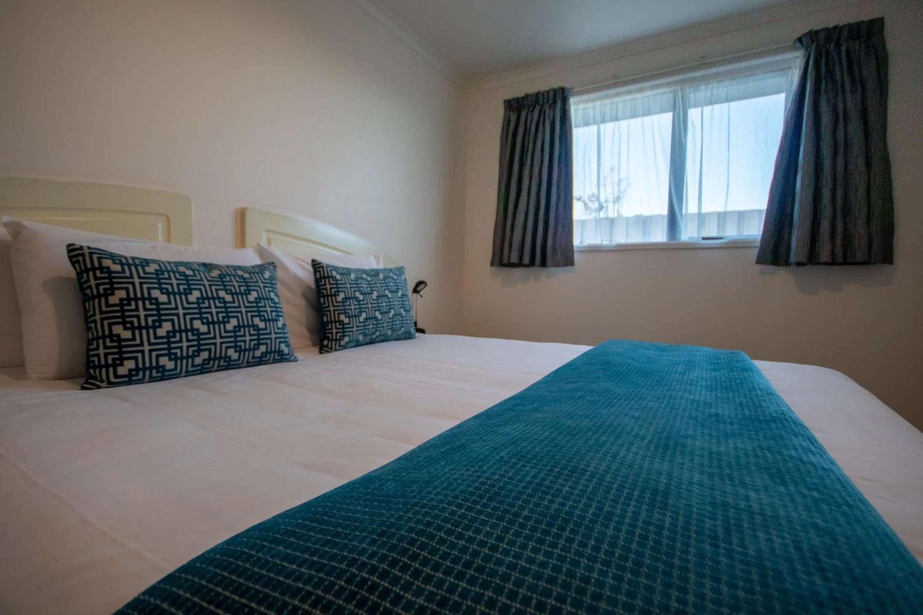 Bedroom, Bed in Antonio Mews Motel