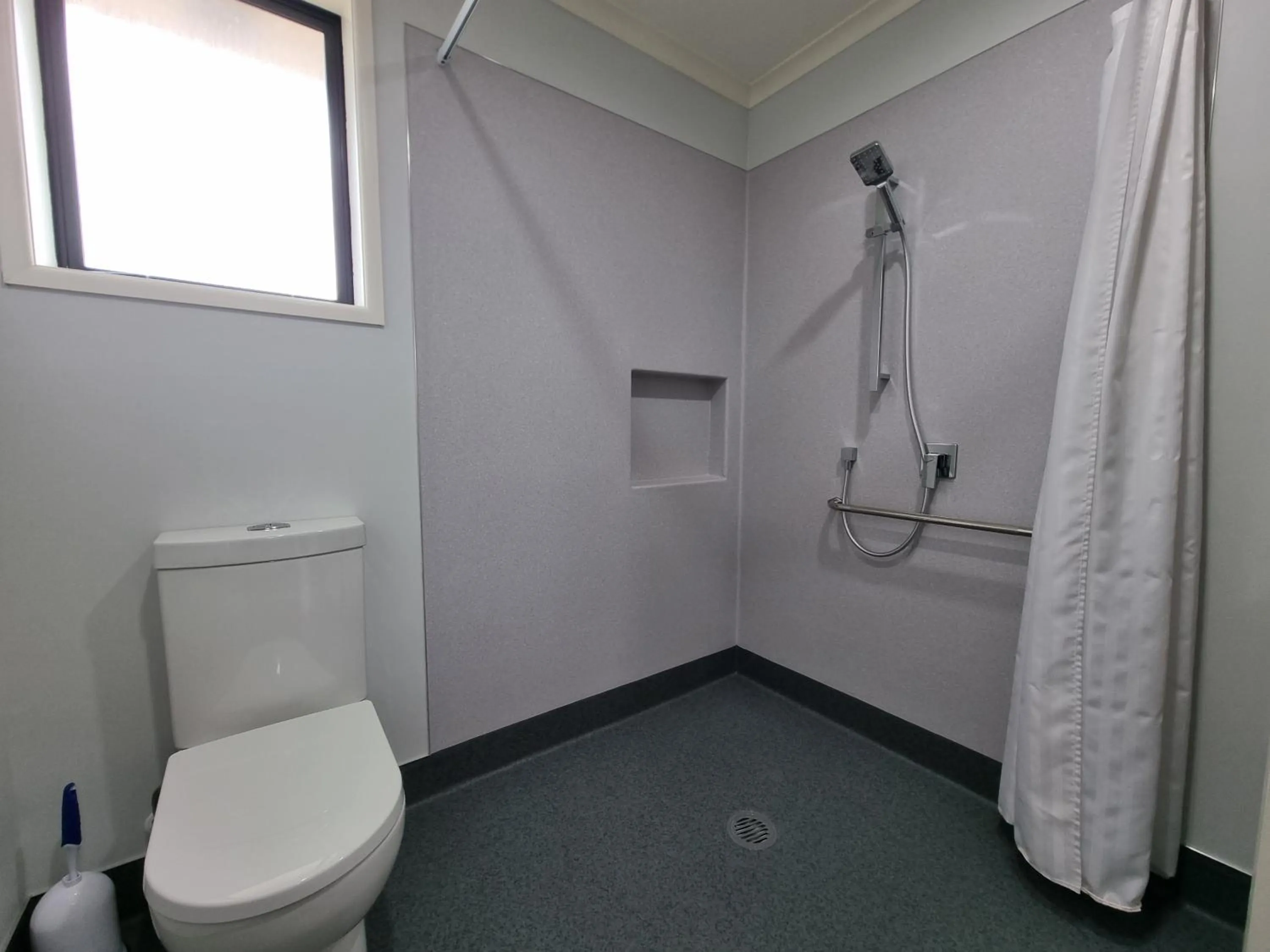 Shower in Antonio Mews Motel