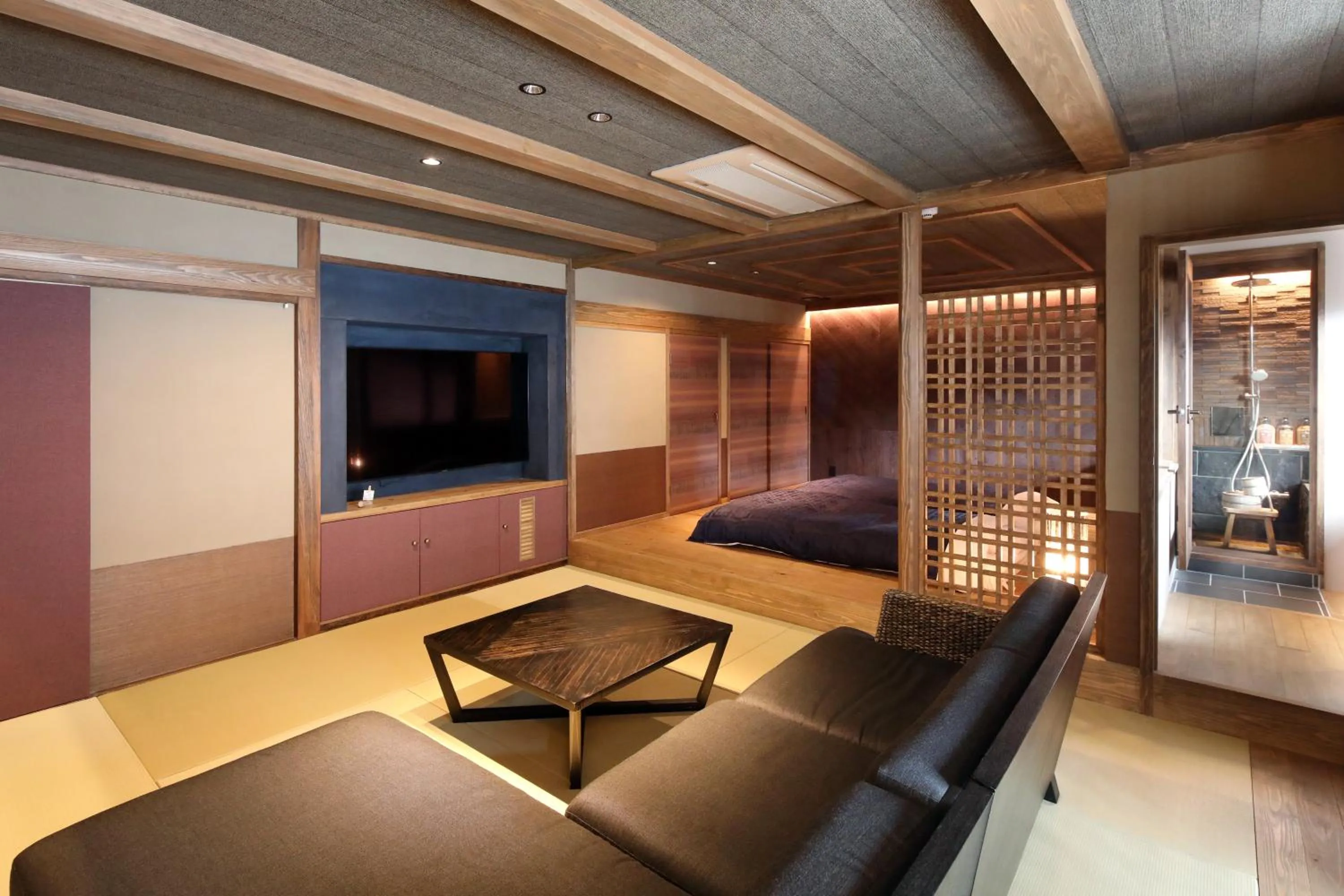 Photo of the whole room in Yunoyado Irifune