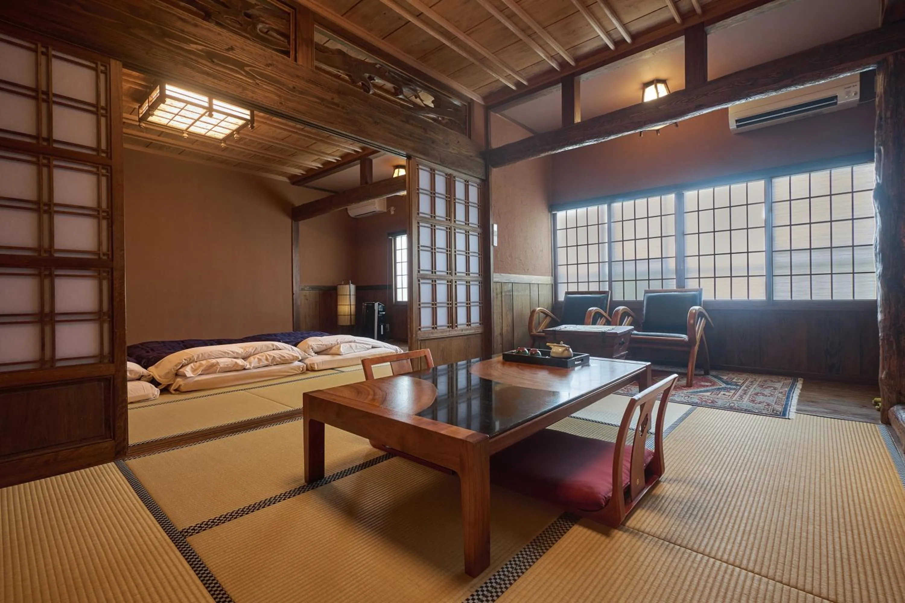 Photo of the whole room in Yunoyado Irifune