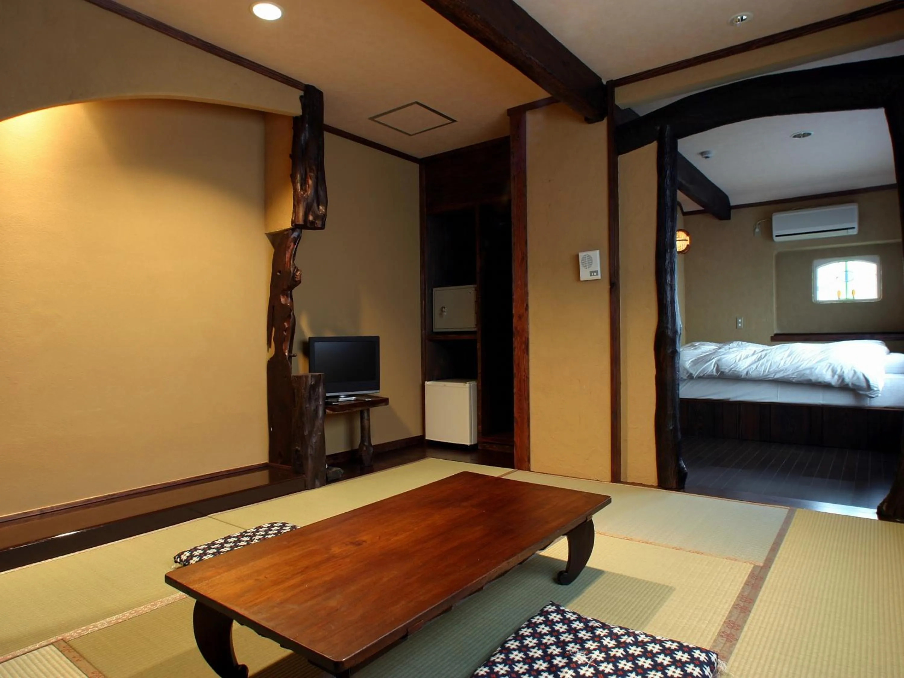 Photo of the whole room in Yunoyado Irifune