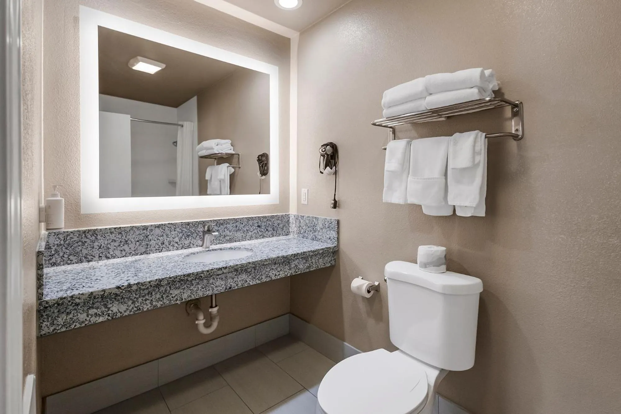 Bathroom in Heritage Inn - Yosemite/Sonora