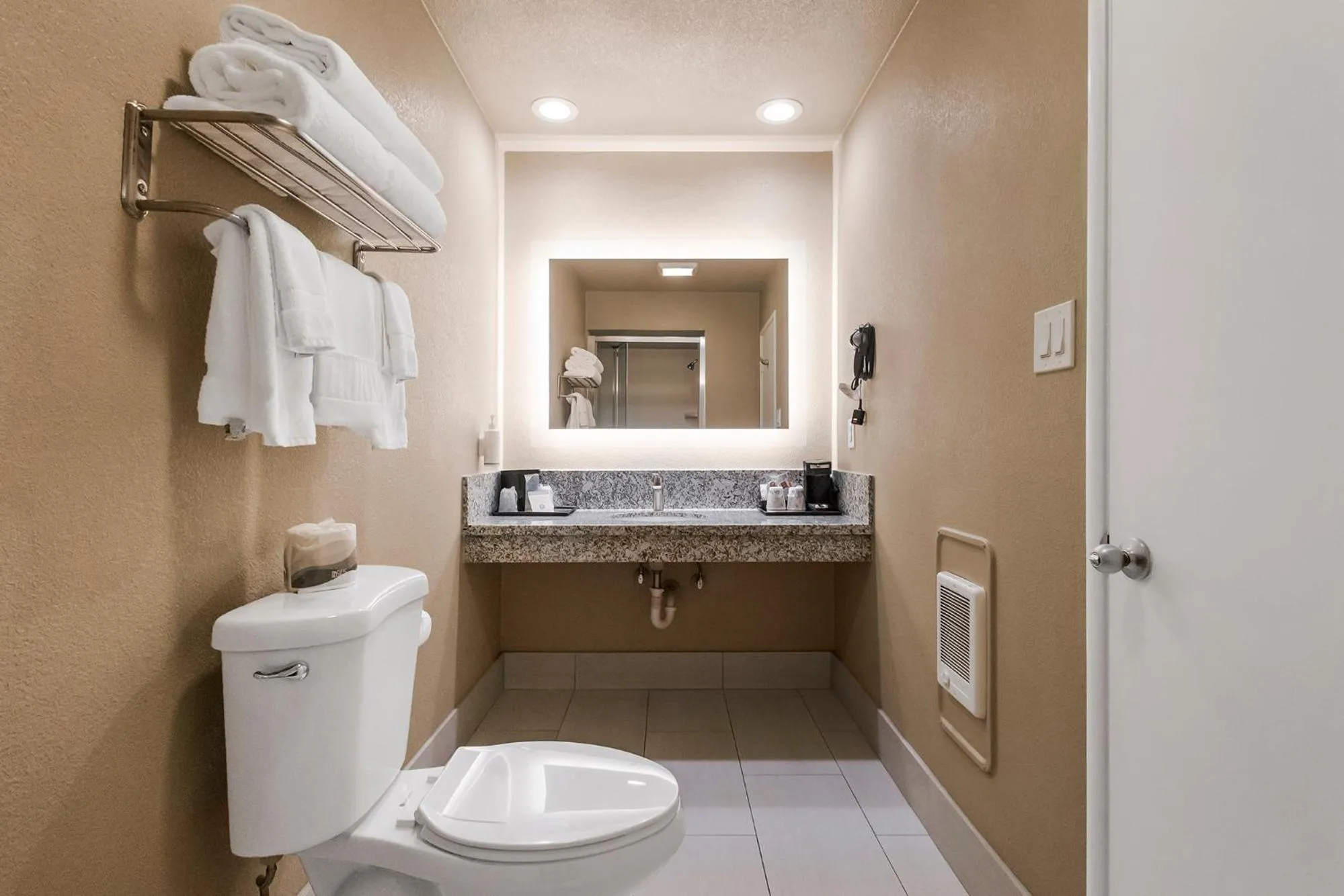 Bathroom in Heritage Inn - Yosemite/Sonora