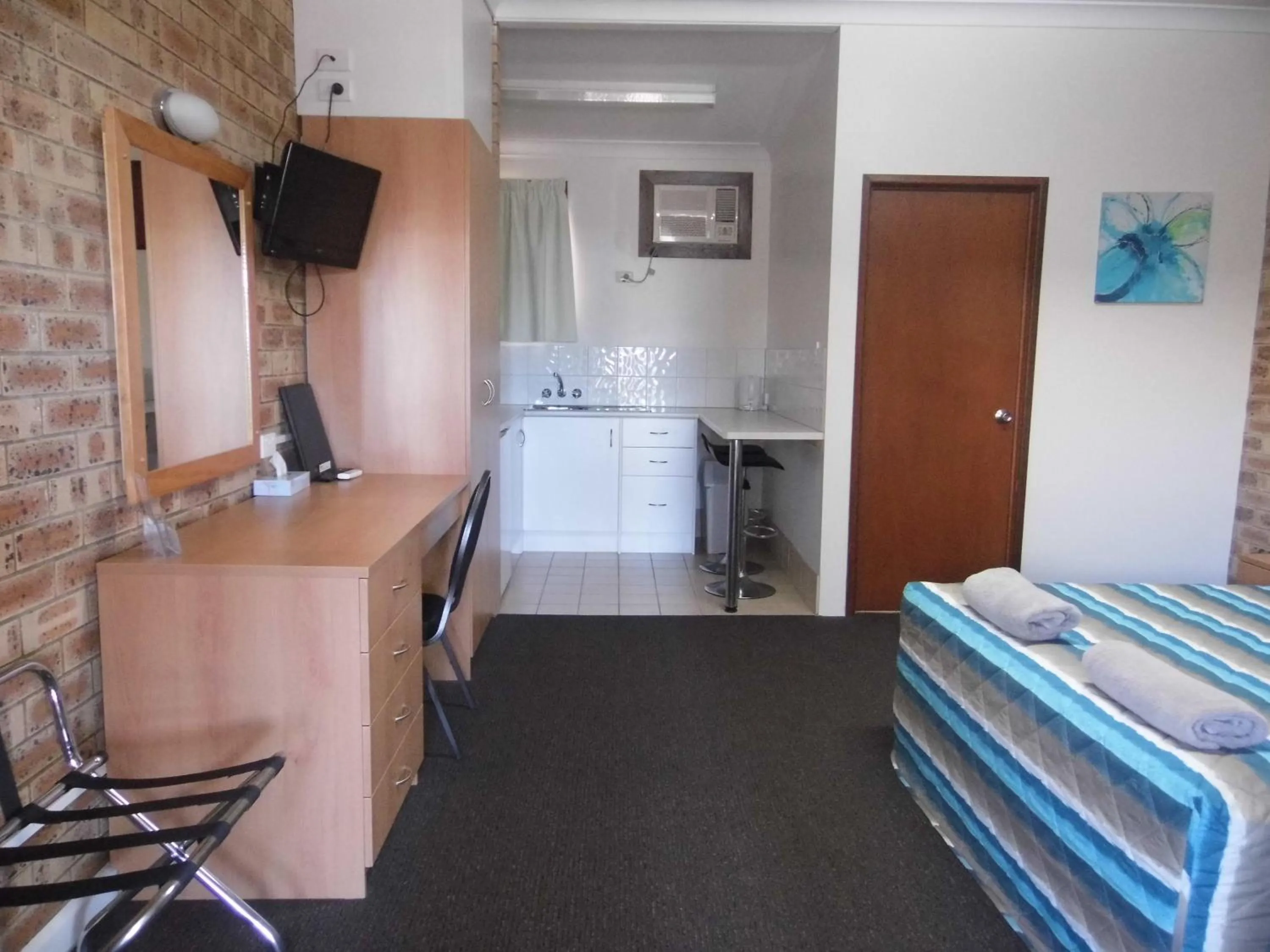 Photo of the whole room, Bed in Nanango Fitzroy Motel