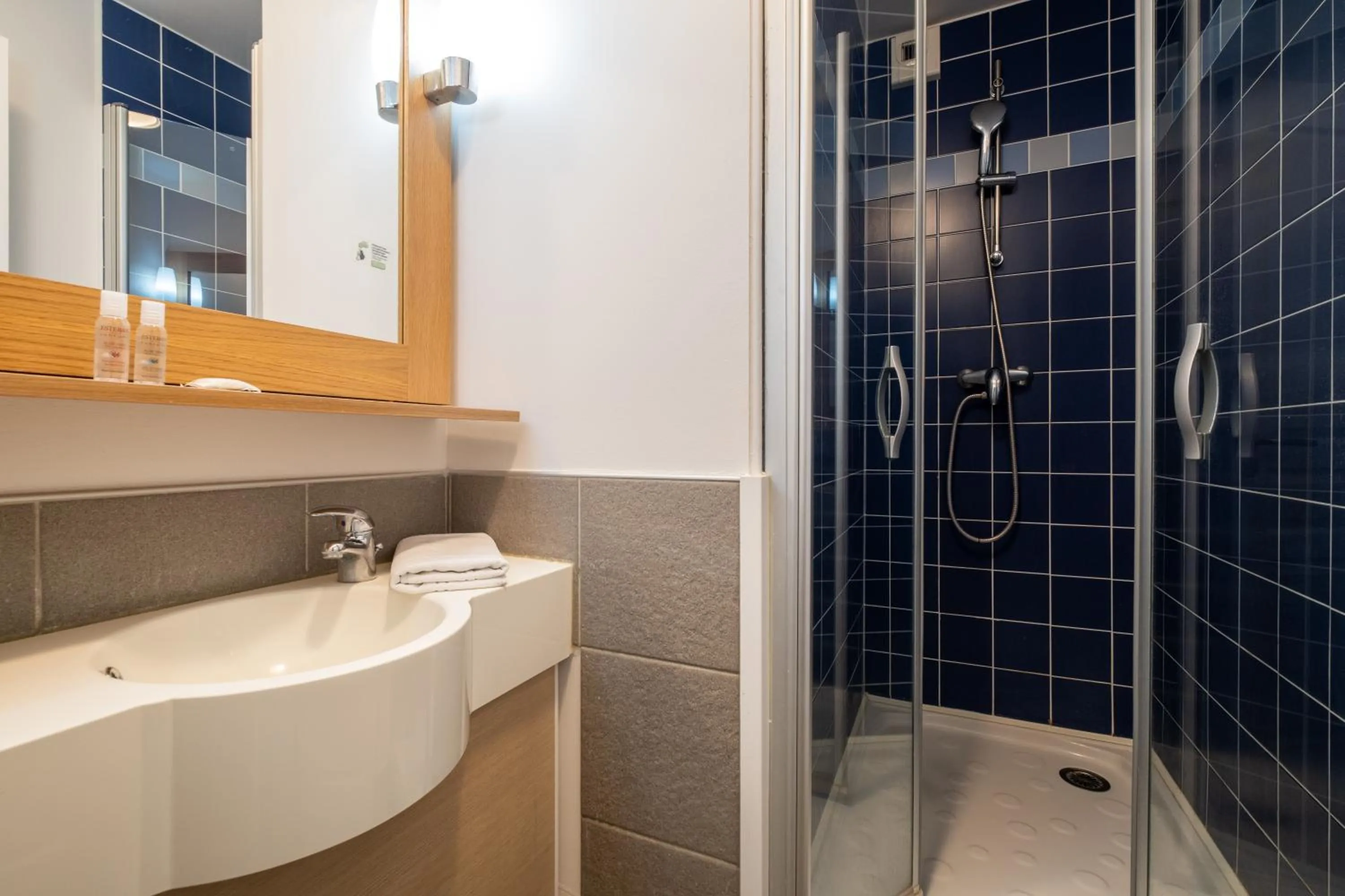 Shower in Pierre & Vacances Premium Résidence de la Plage