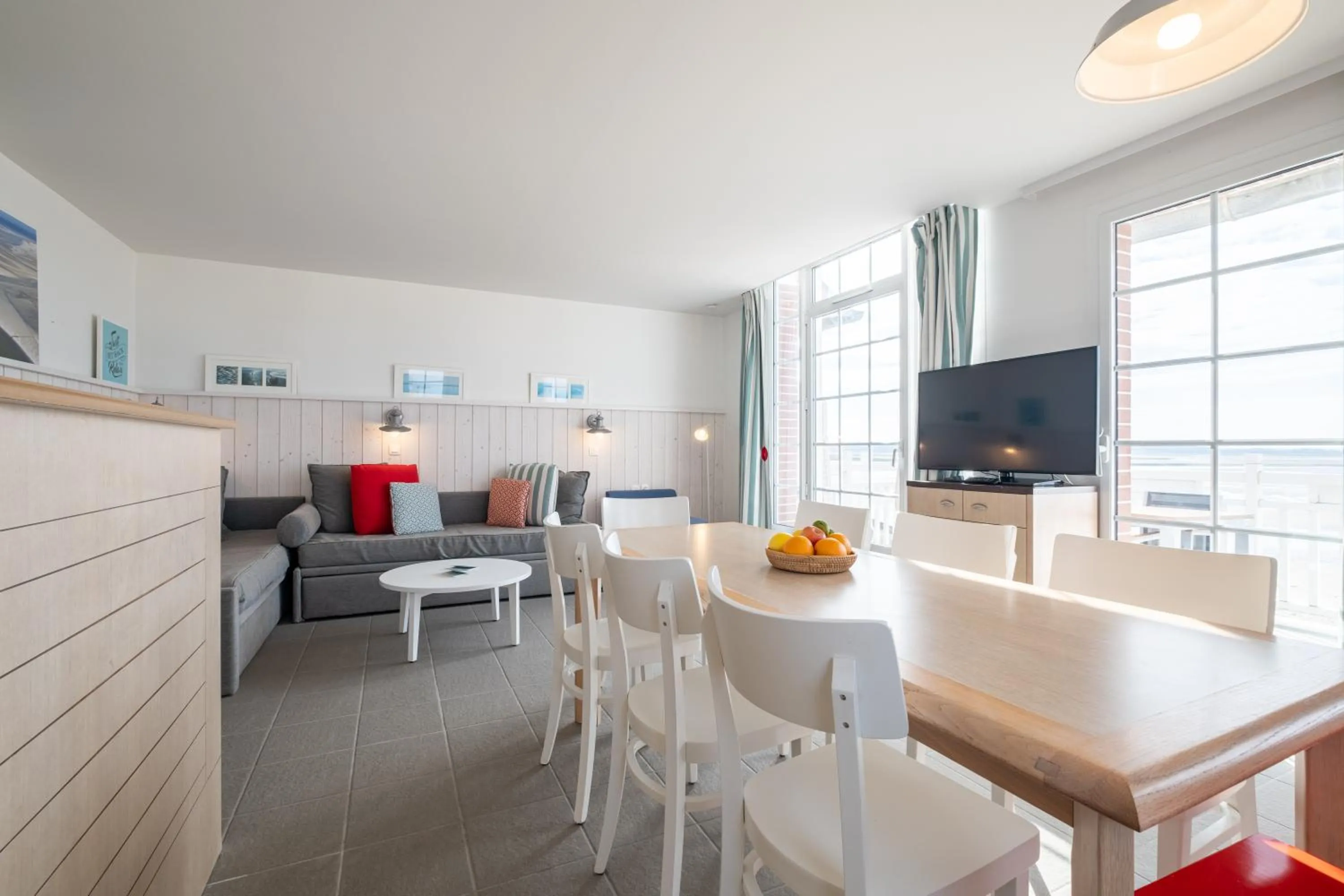 Communal lounge/ TV room in Pierre & Vacances Premium Résidence de la Plage