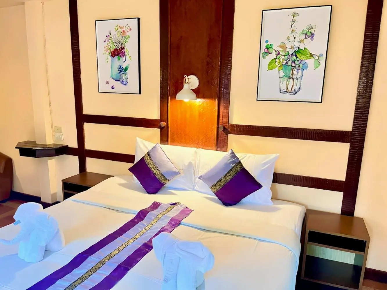 Bed in Khao Sok River Lodge Hotel