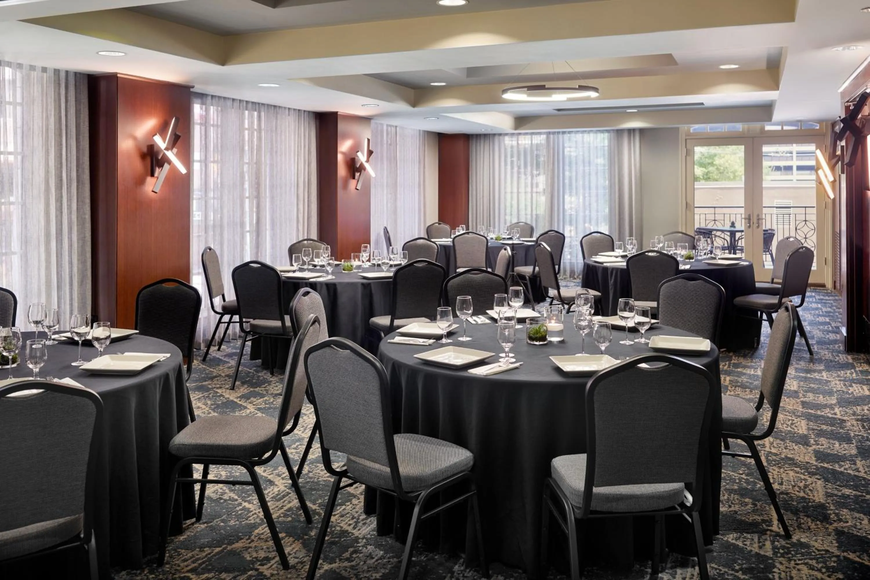 Meeting/conference room in Ellis Hotel, Atlanta, a Tribute Portfolio Hotel