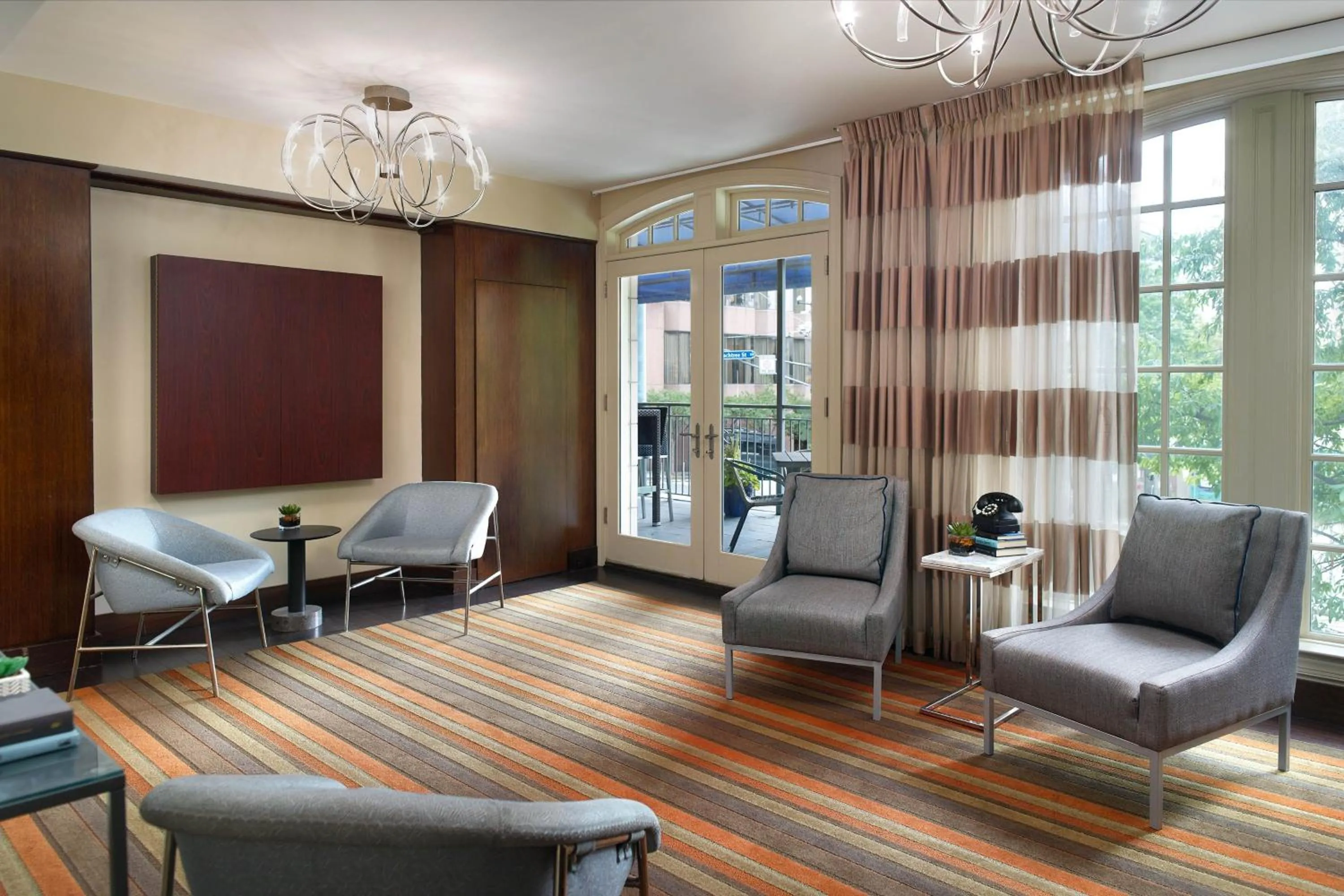 Lounge or bar in Ellis Hotel, Atlanta, a Tribute Portfolio Hotel