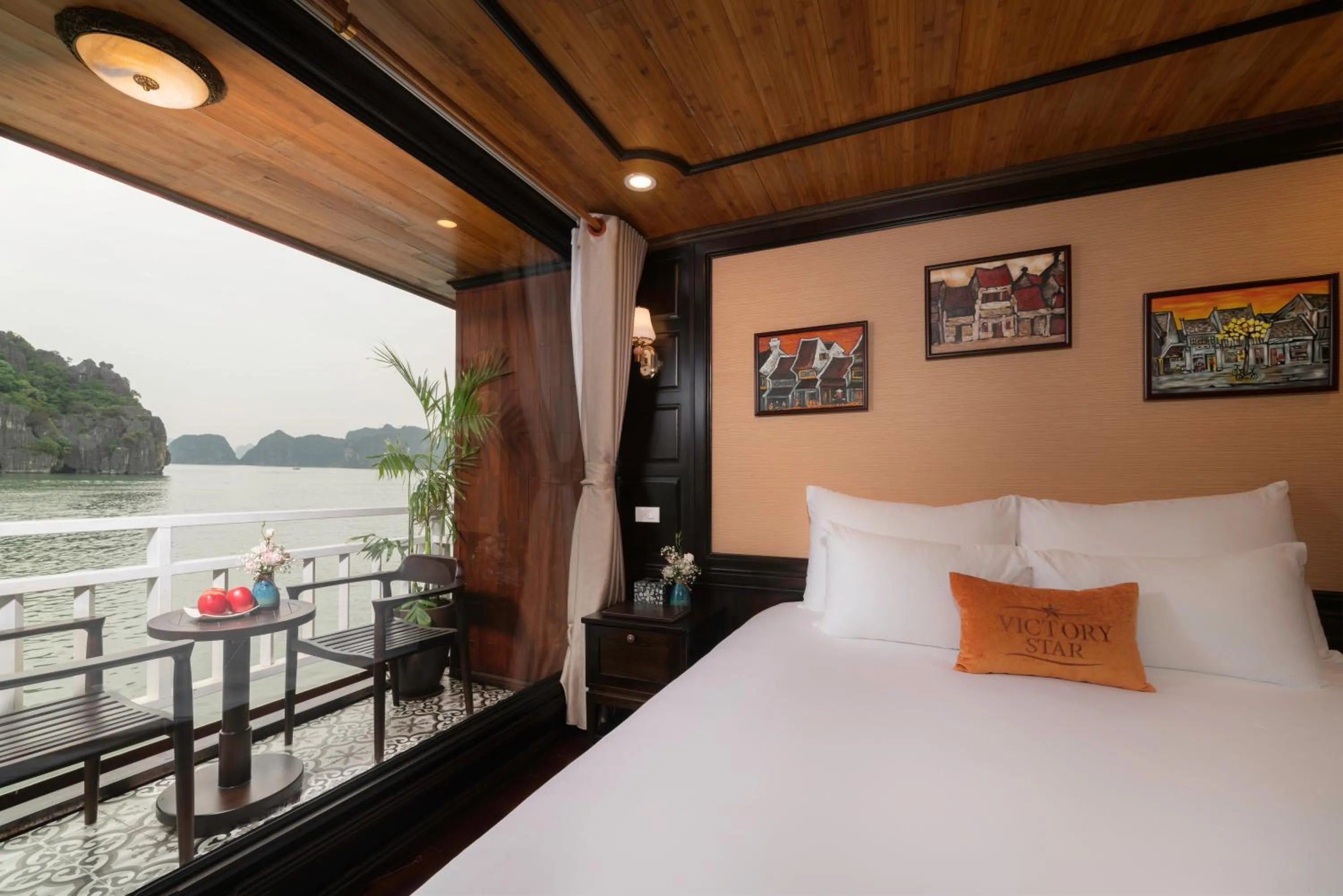 View (from property/room), Bed in Victory Star Cruise