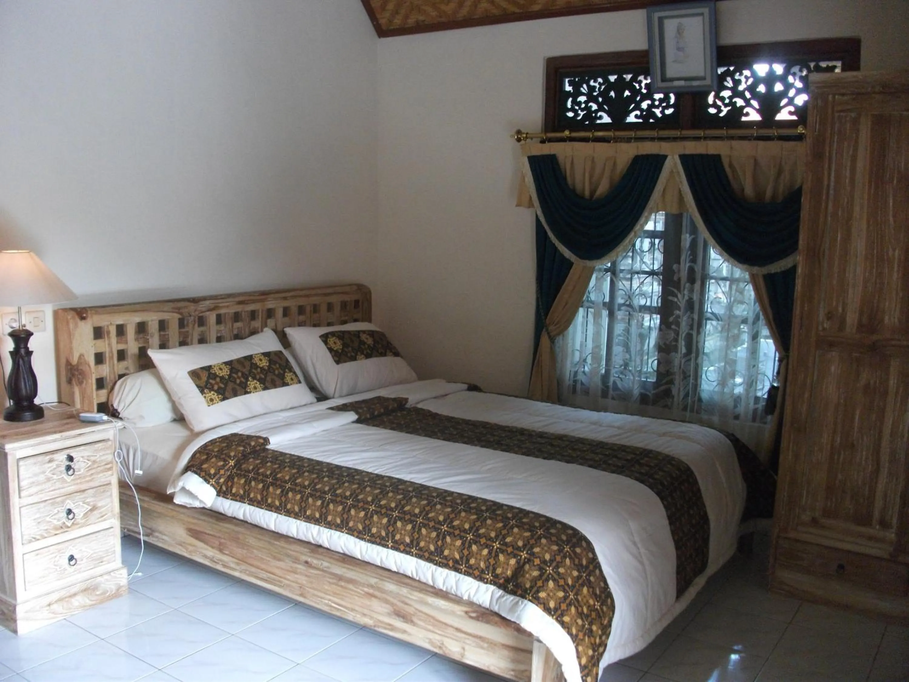 Shower, Bed in Arsa Homestay & Spa