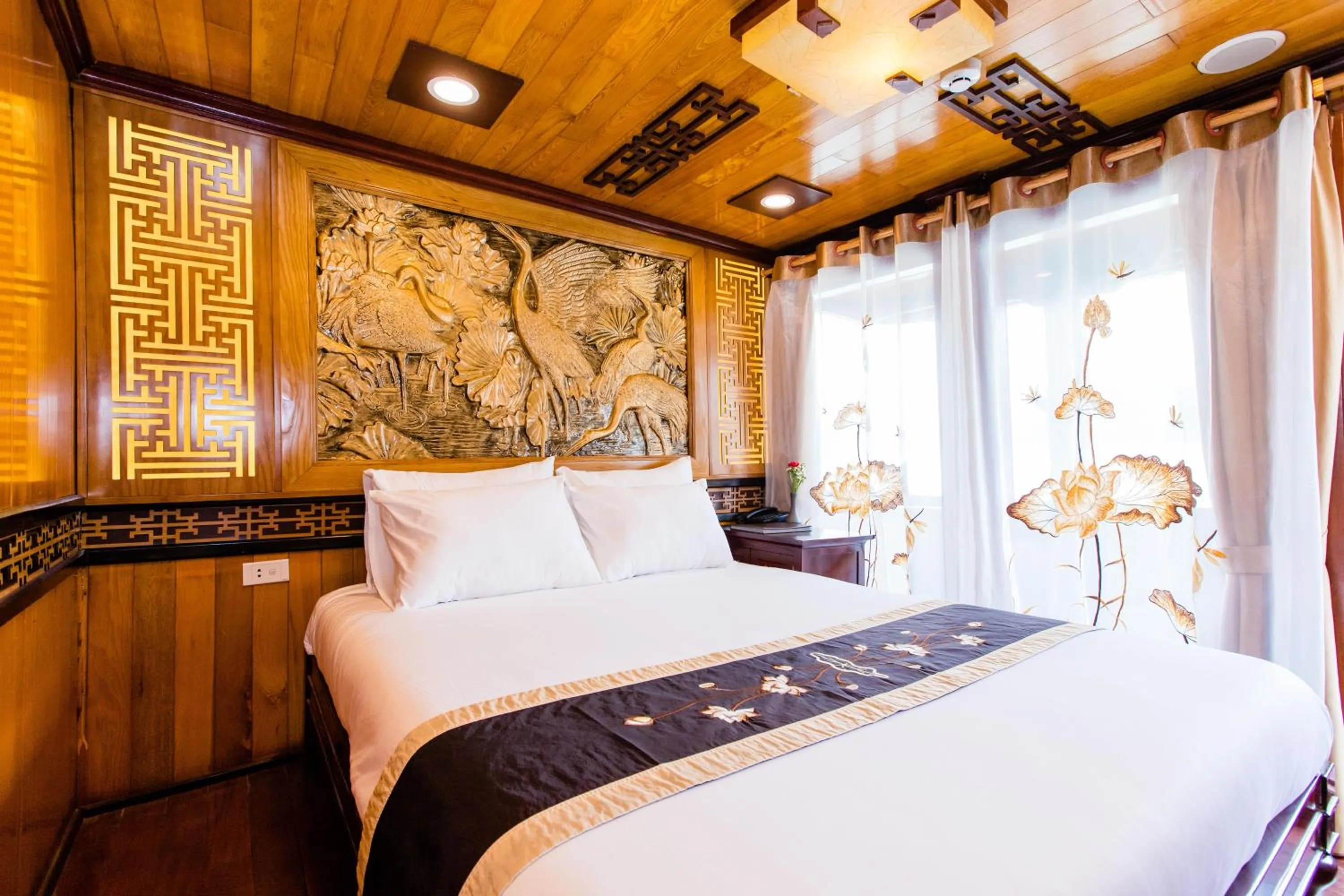 View (from property/room), Bed in Victory Cruise