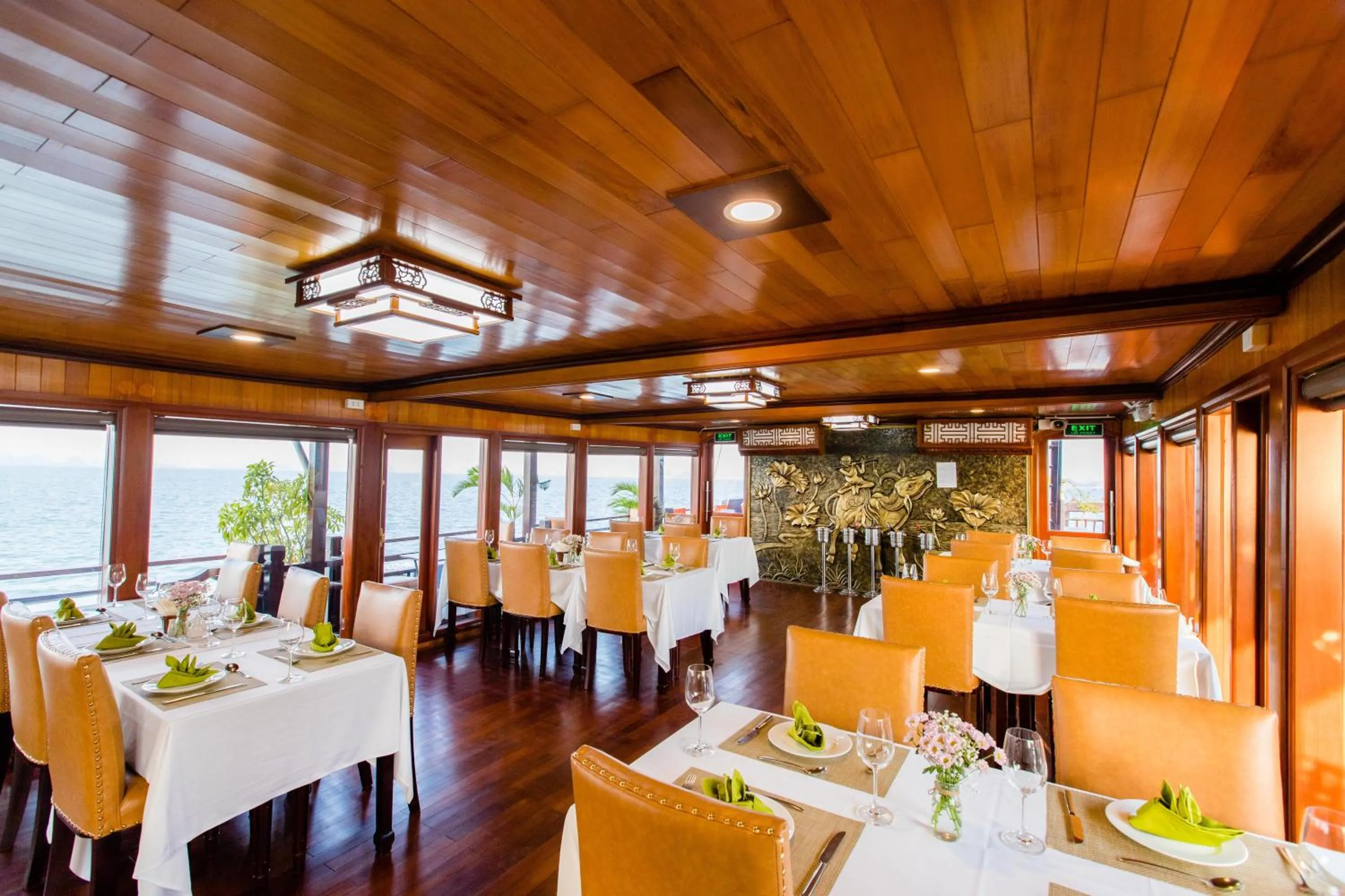 Restaurant/places to eat in Victory Cruise