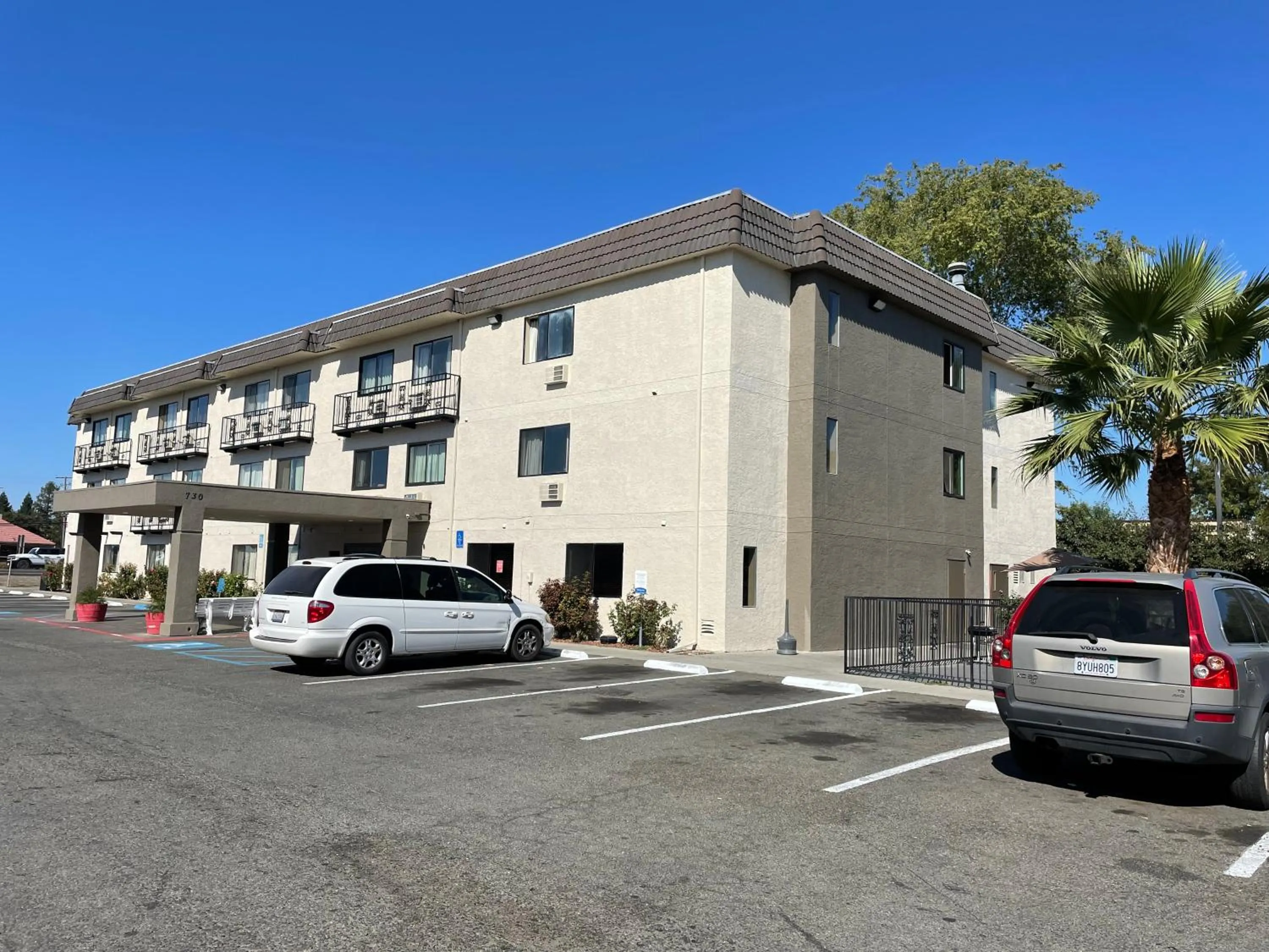 Facade/entrance in Sutter Inn