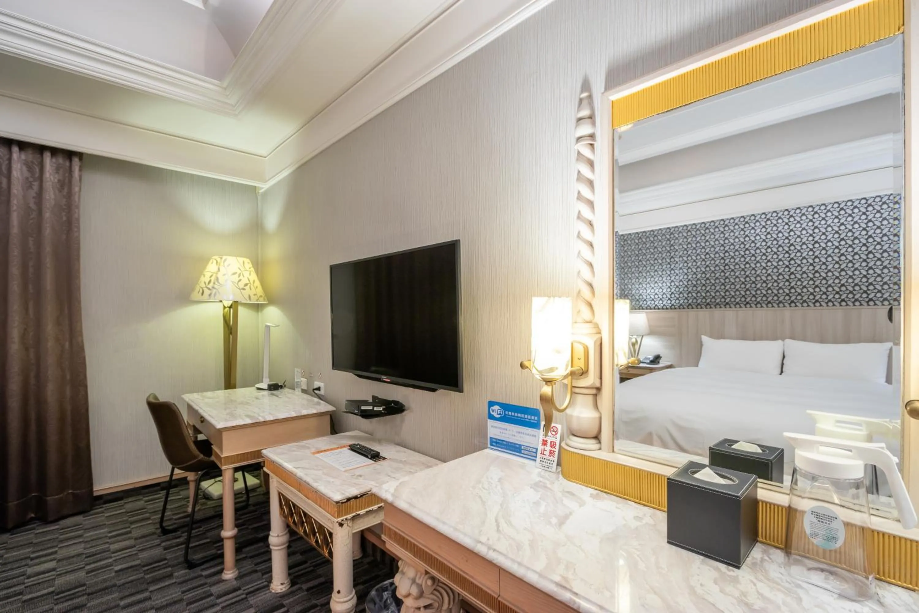 Bedroom, Bed in Ohotel