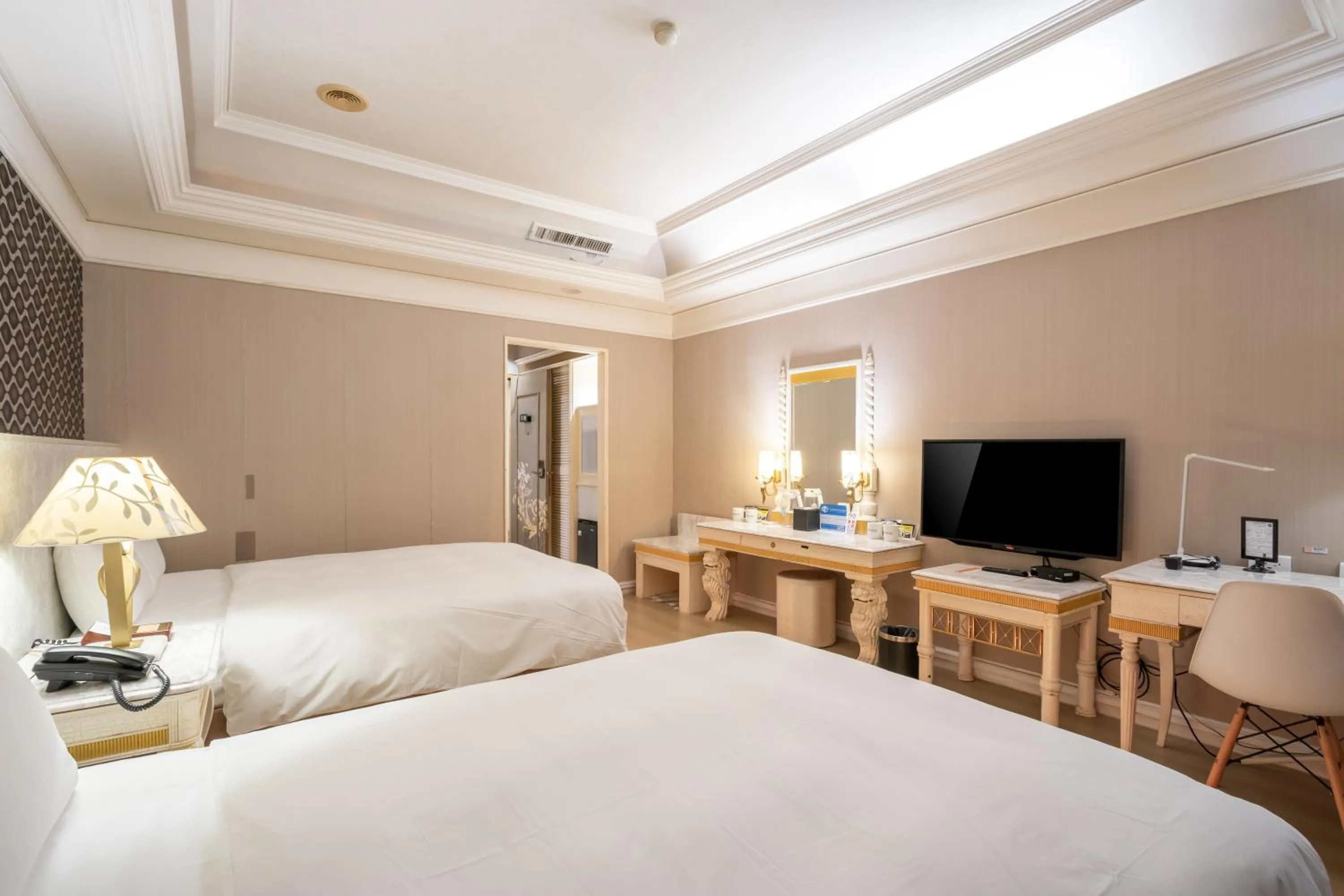 Photo of the whole room, Bed in Ohotel