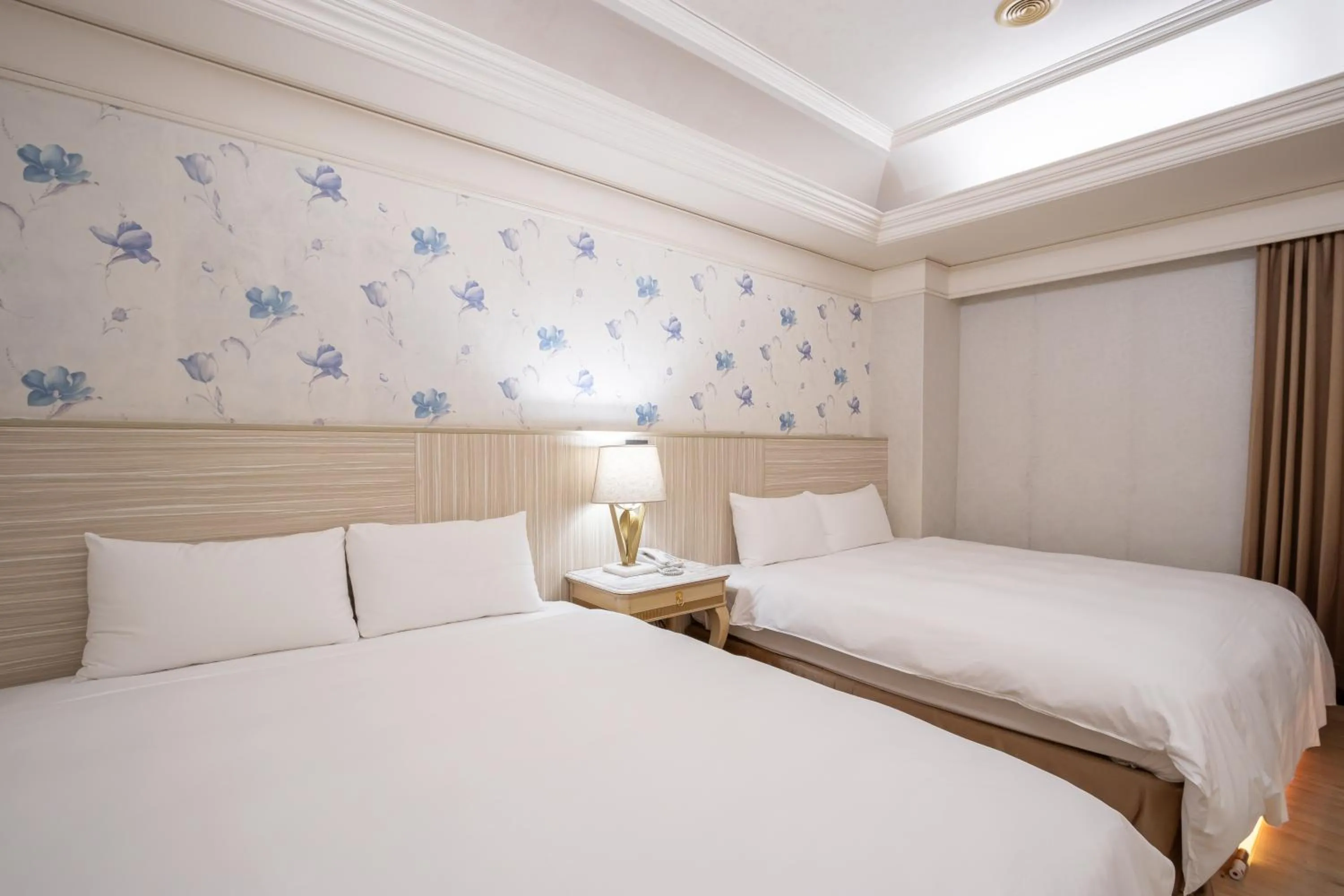Photo of the whole room, Bed in Ohotel