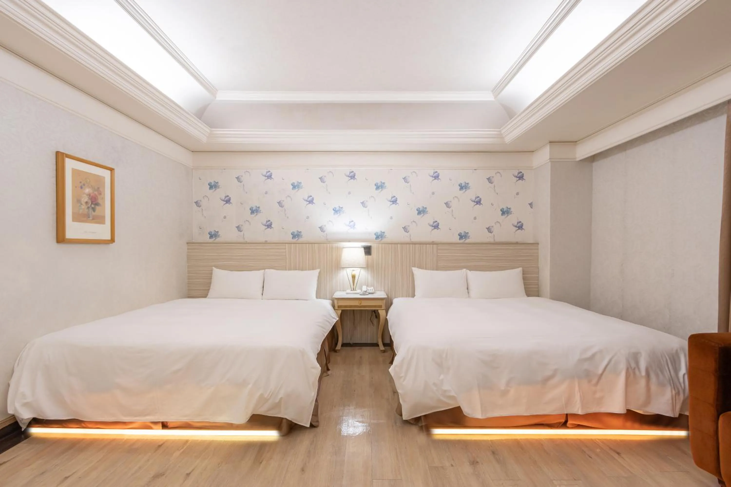Photo of the whole room, Bed in Ohotel