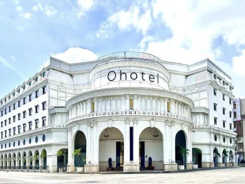 Facade/entrance in Ohotel