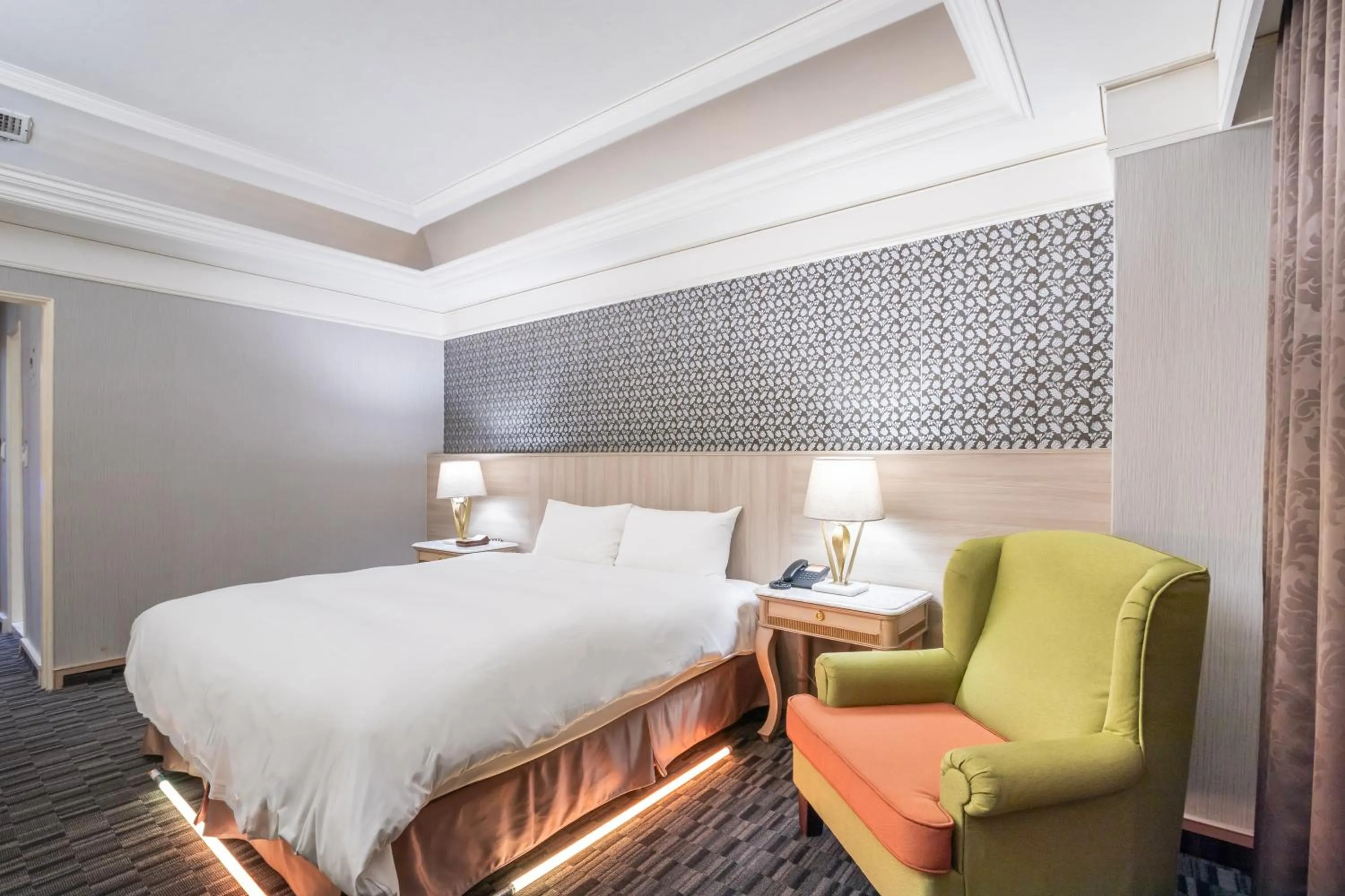 Bedroom, Bed in Ohotel