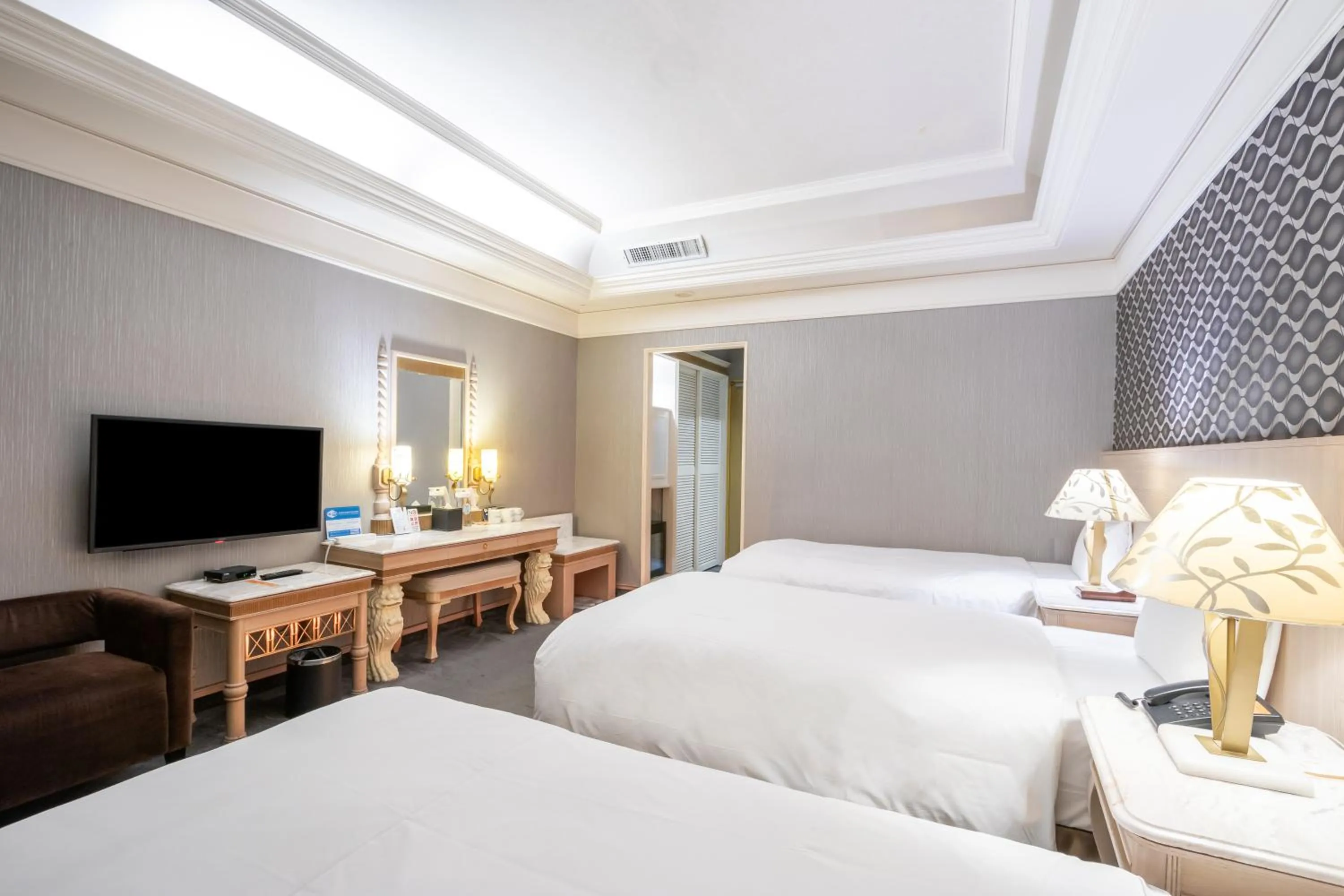 Bedroom, Bed in Ohotel