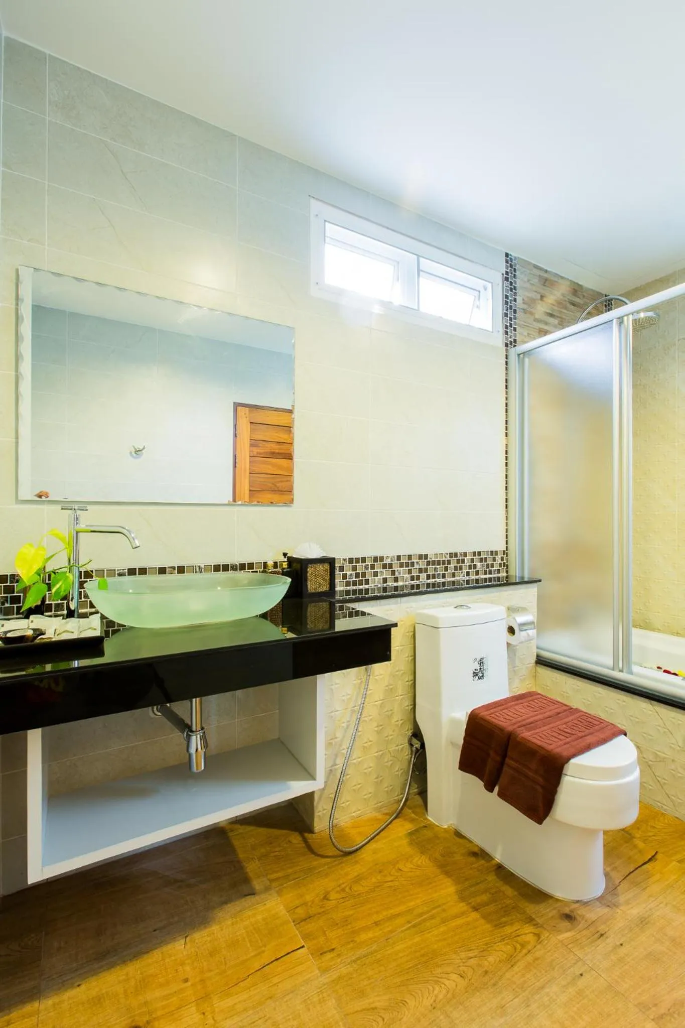 Bathroom in Irawan House