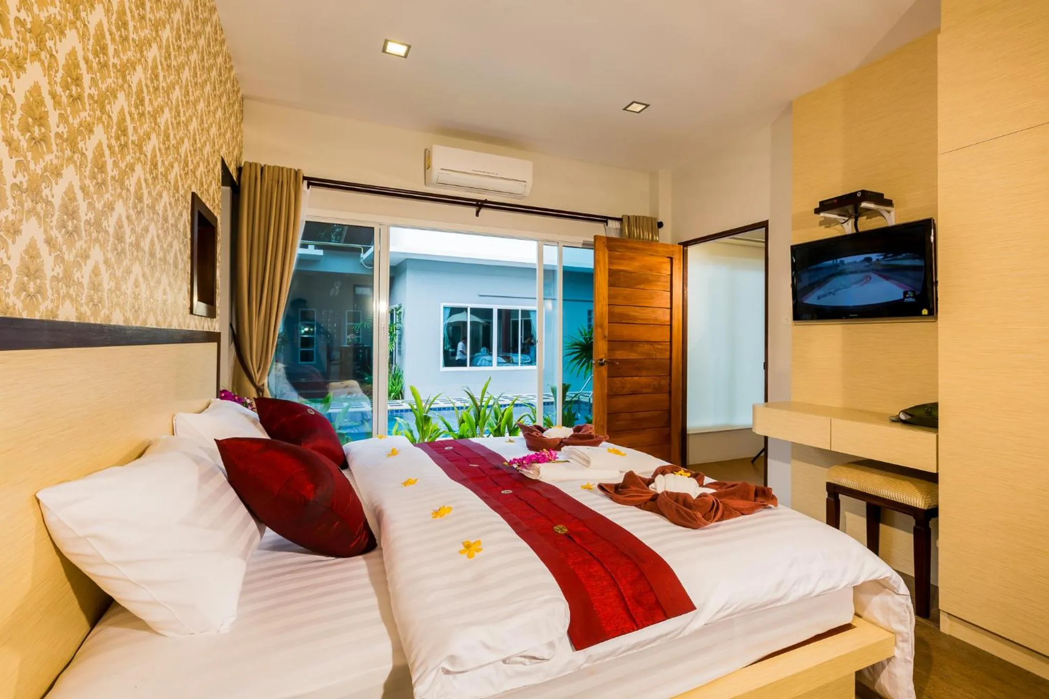 Bedroom, Bed in Irawan House