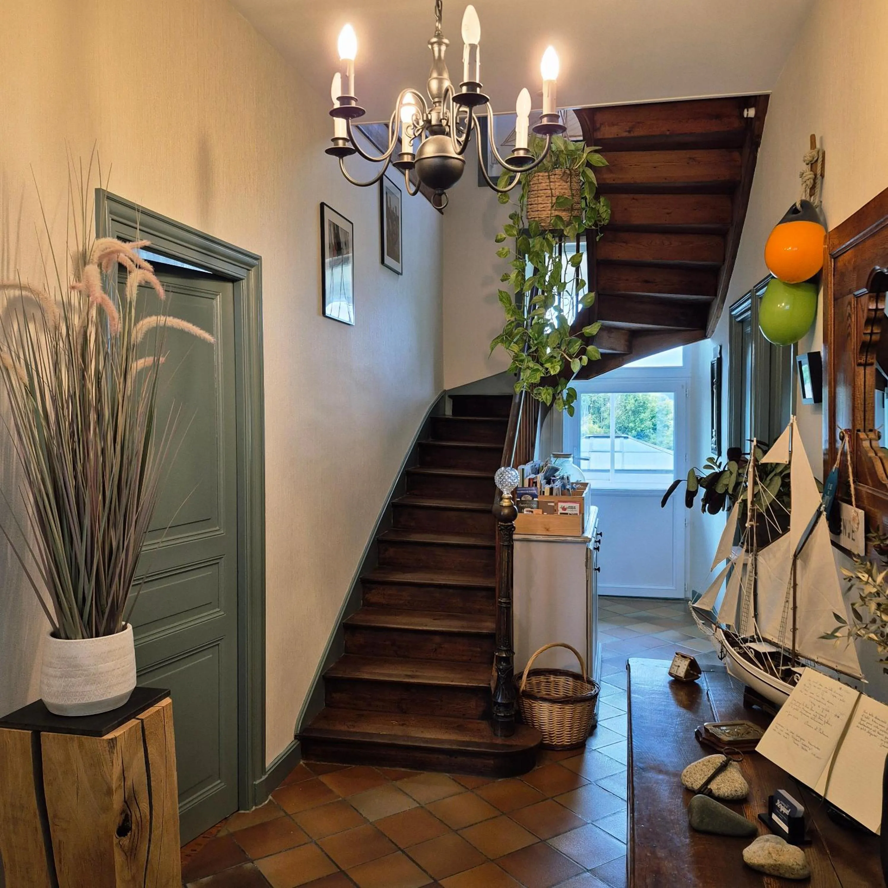 Lobby or reception in Maison d’hôtes KERGIQUEL