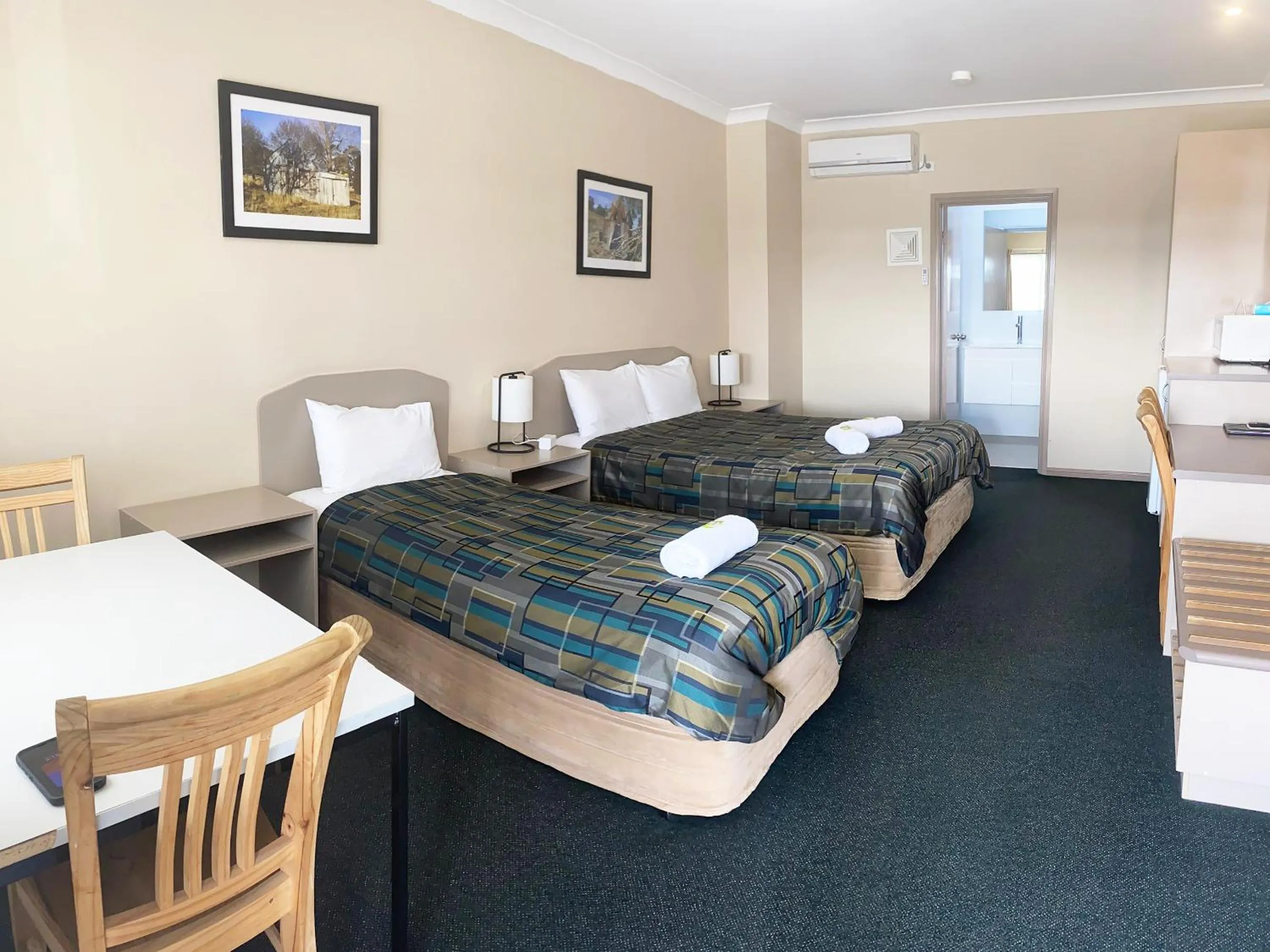 Photo of the whole room, Bed in The Bakehouse Motel