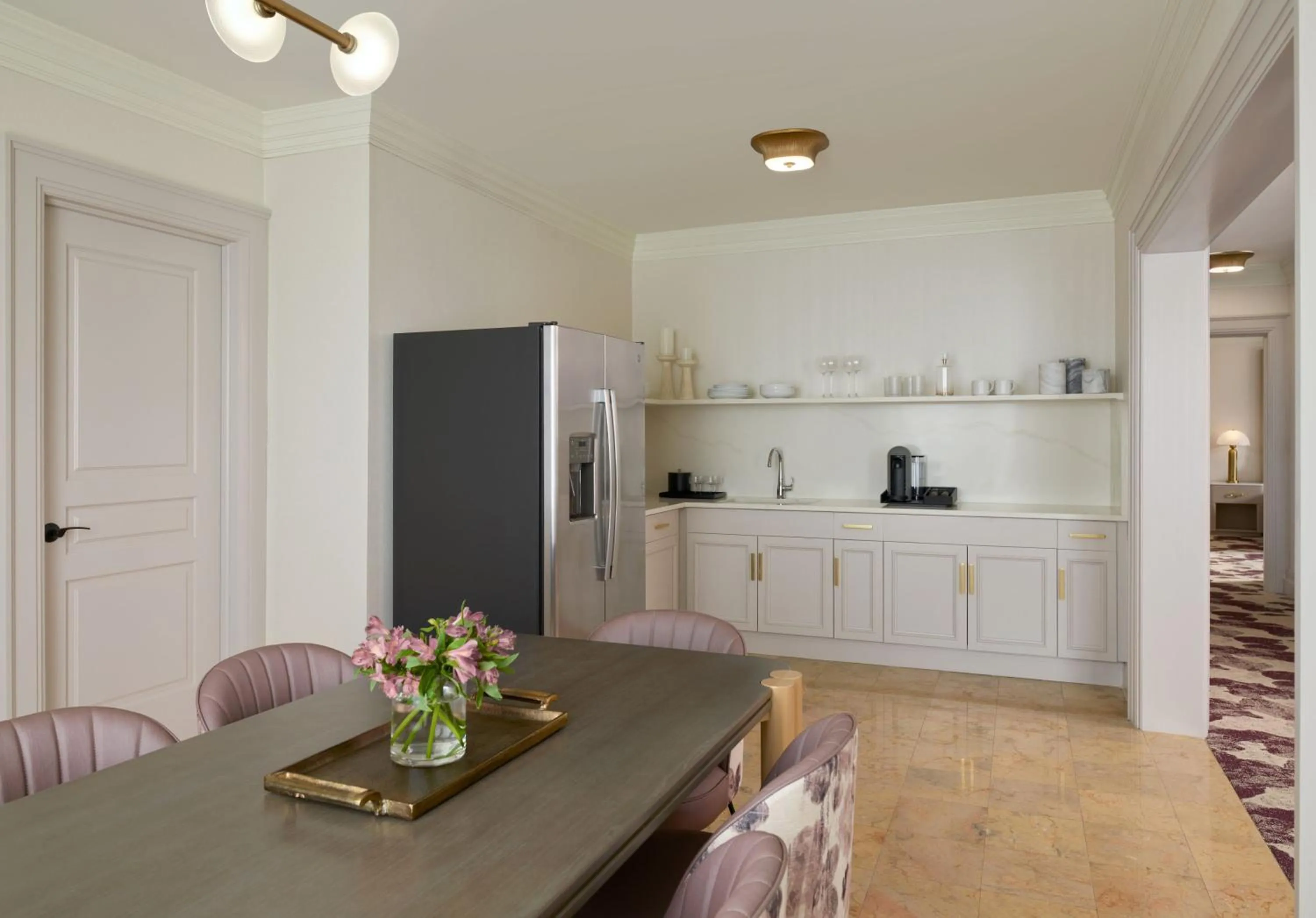 Coffee/tea facilities in Royal Park Hotel