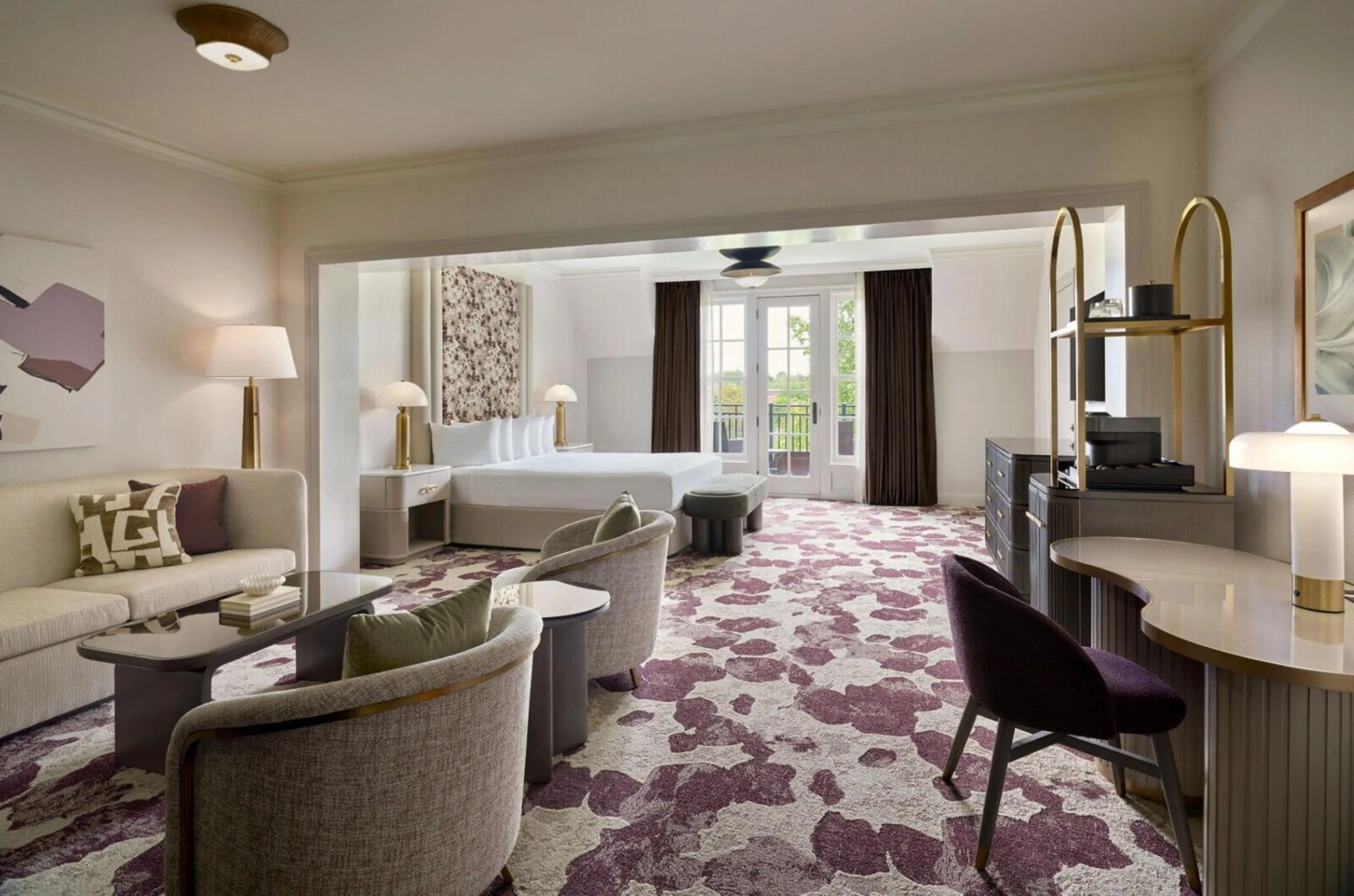 Bedroom, Bed in Royal Park Hotel