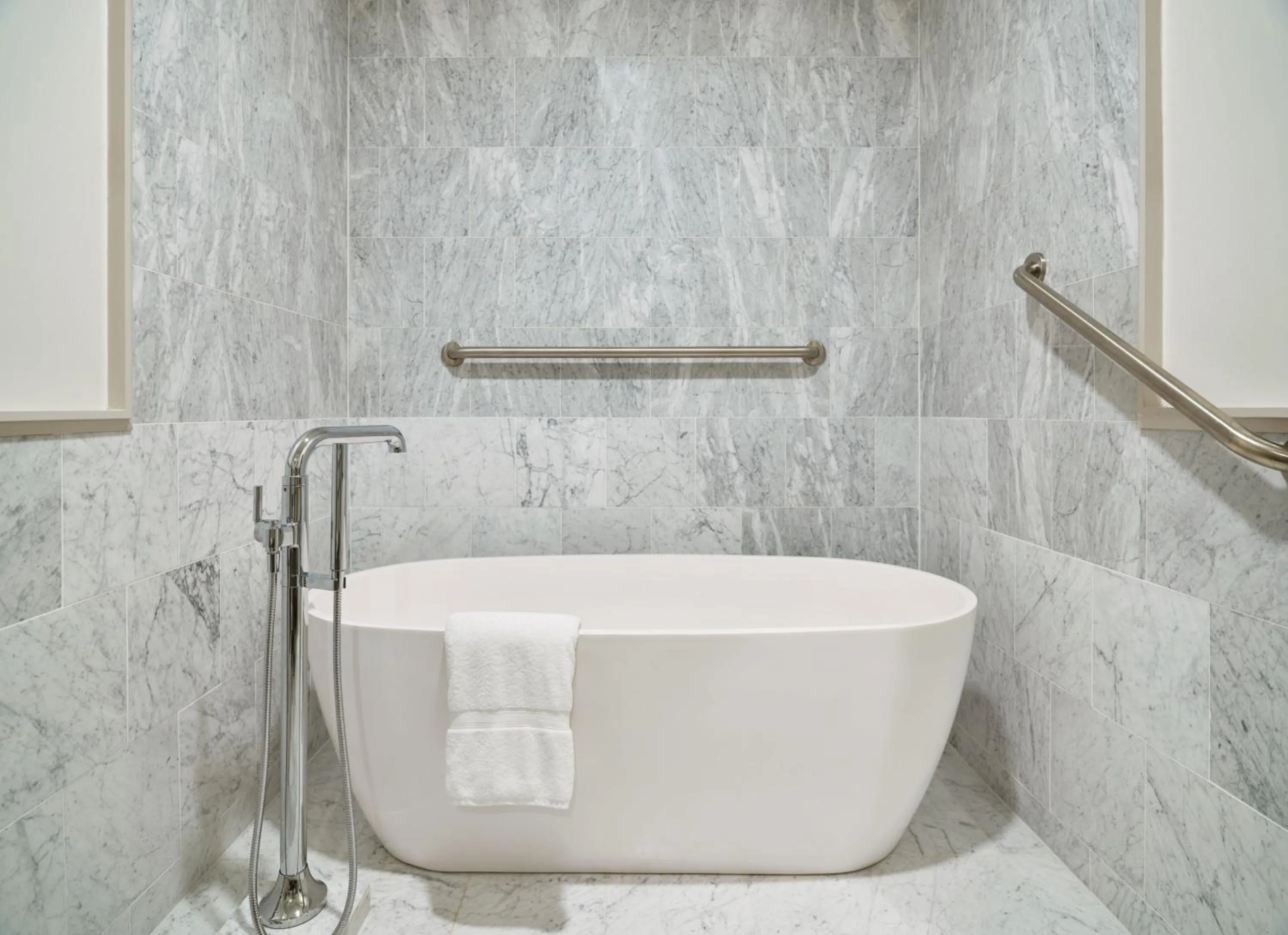 Bathroom in Royal Park Hotel