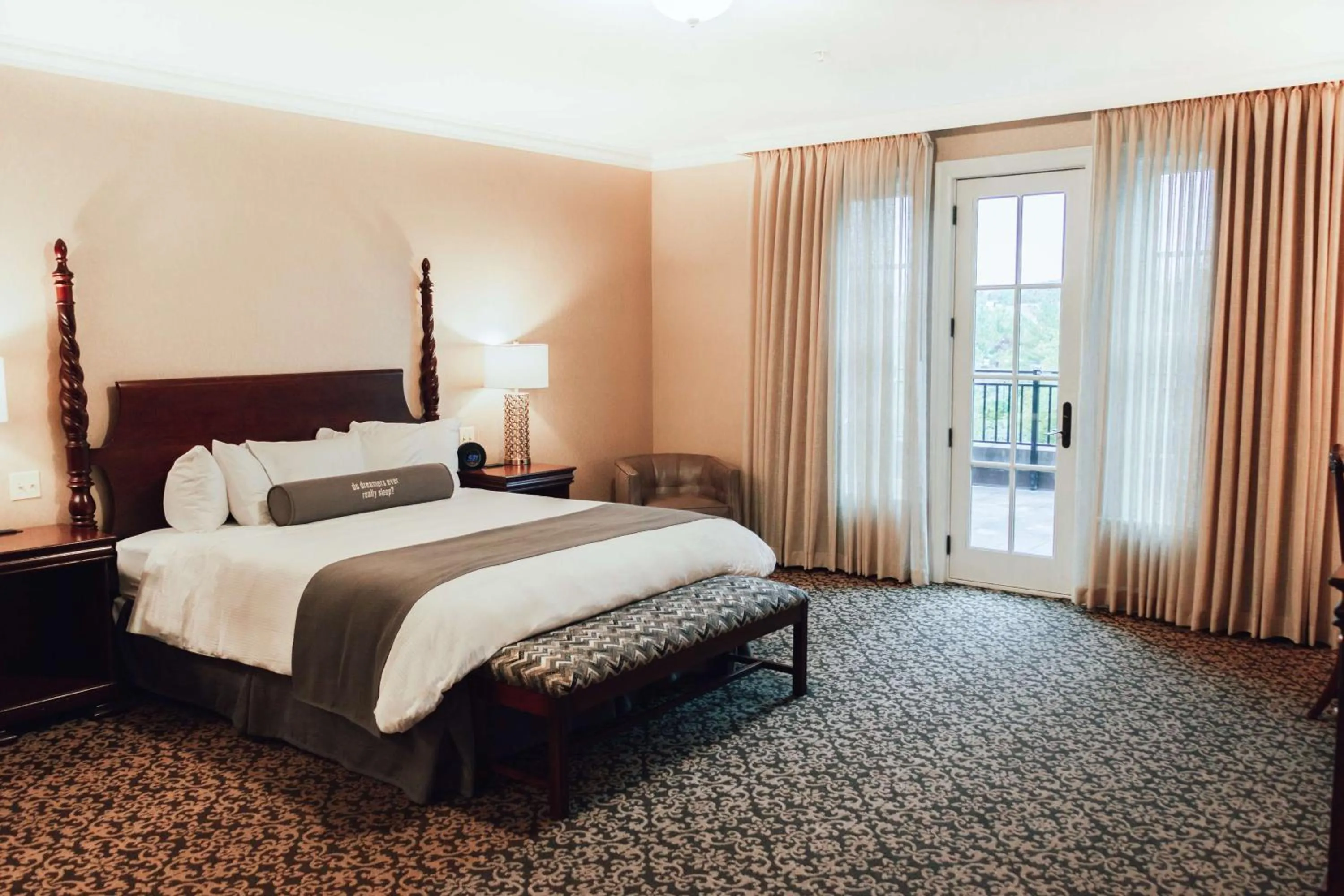 Large King Room with Terrace - Non-Smoking in Royal Park Hotel