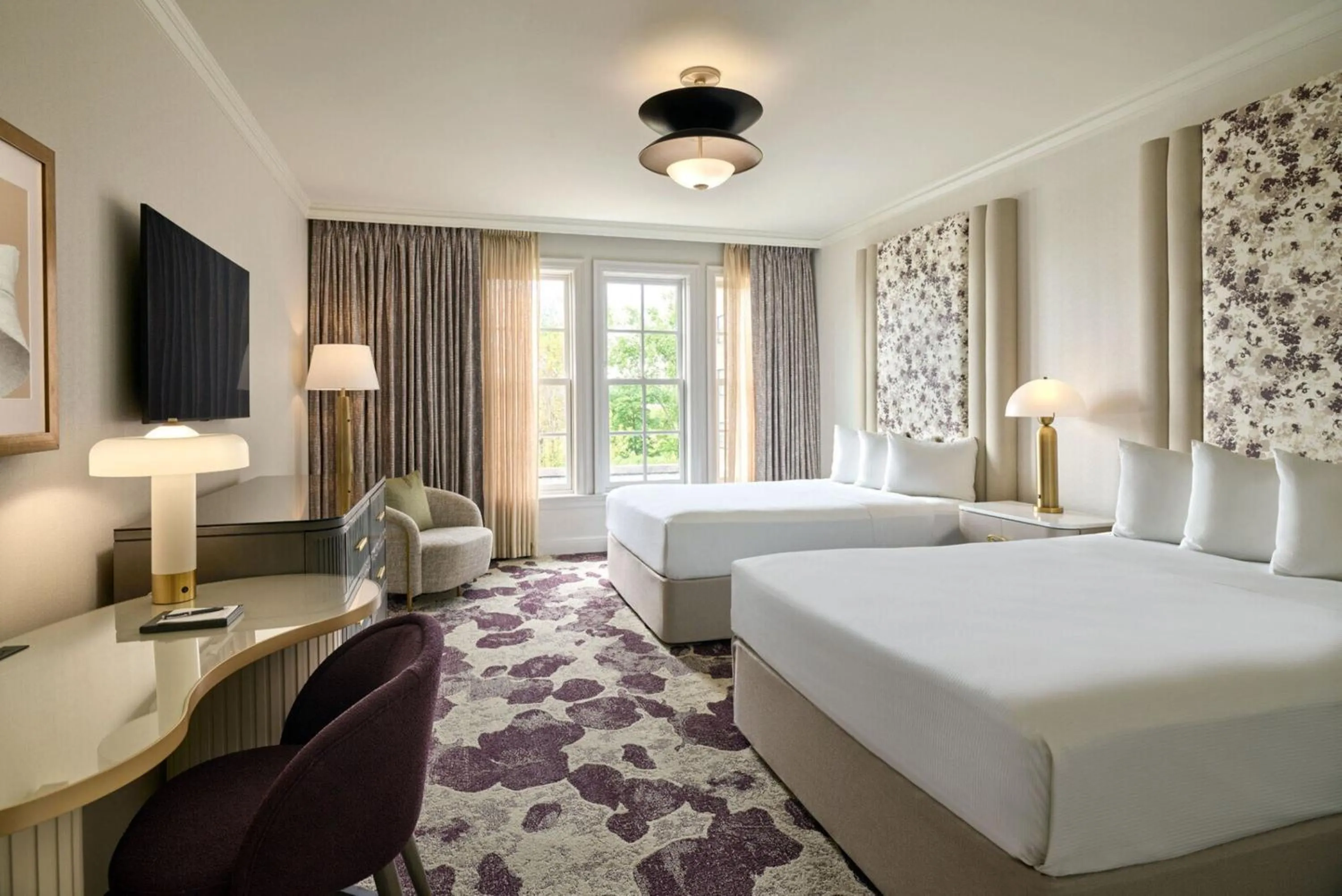 Bed in Royal Park Hotel