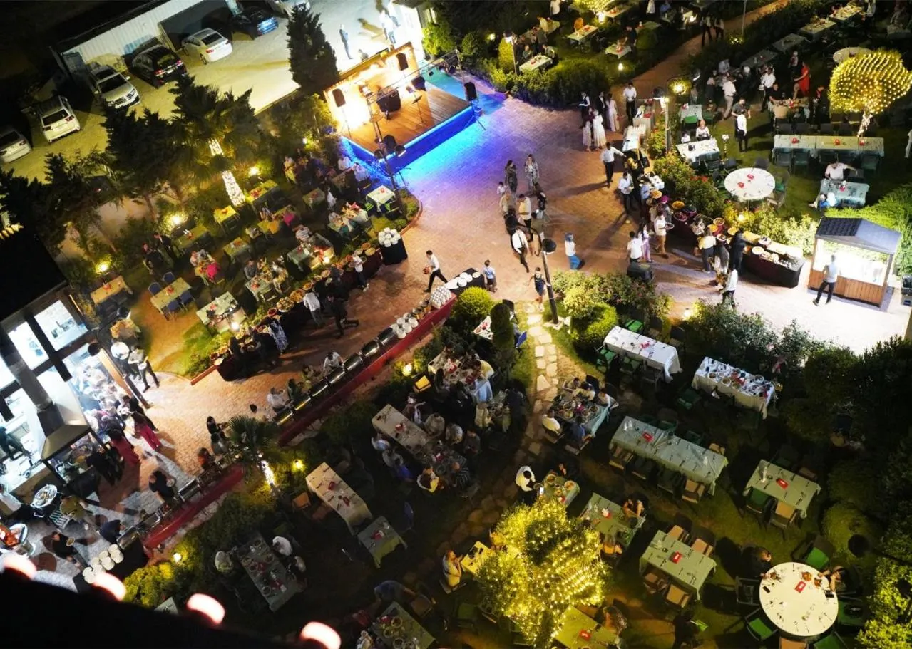 Restaurant/places to eat in Titanic Hotel & SPA