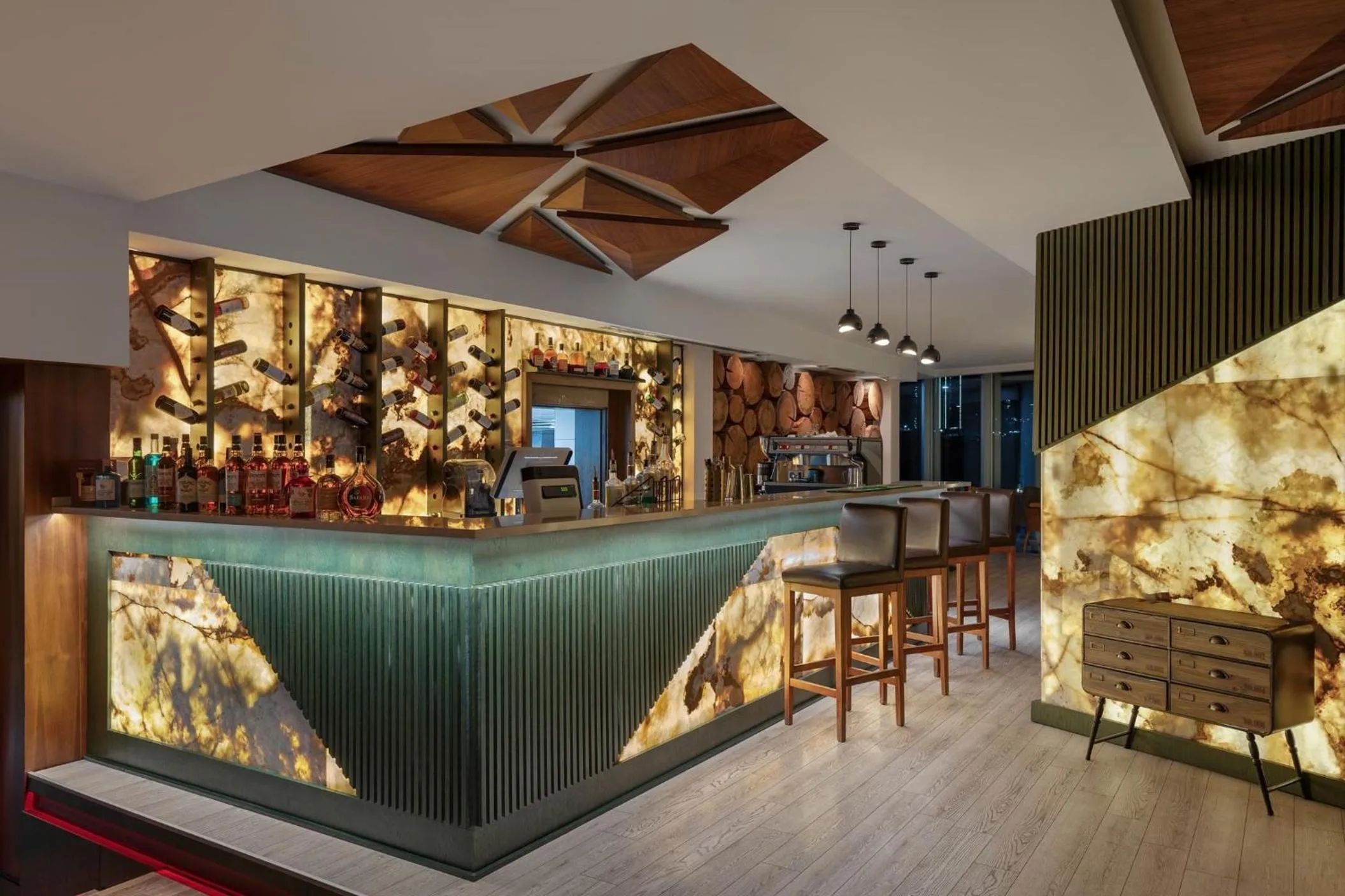 Restaurant/places to eat in Titanic Hotel & SPA