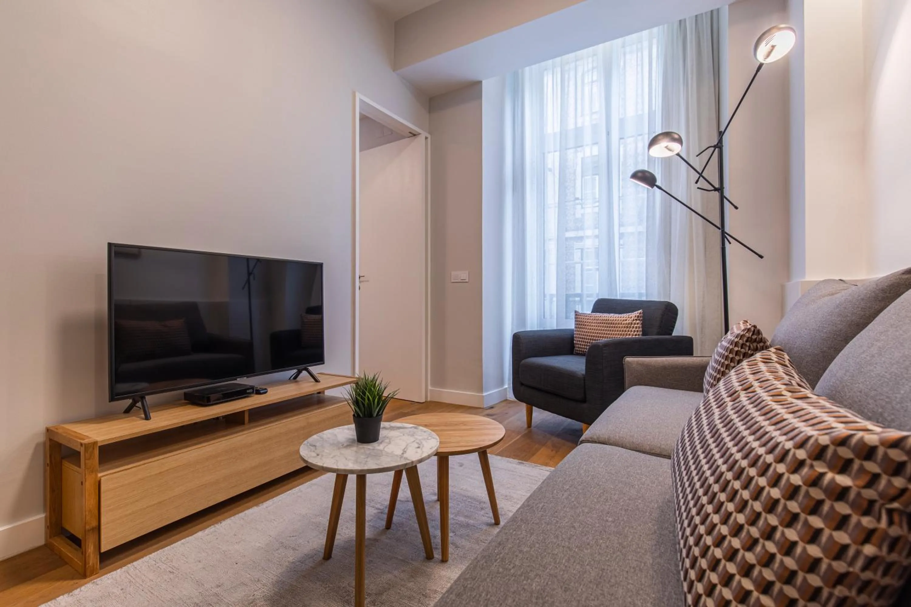 Living room in Upscale & Modern 2BDR Apartment