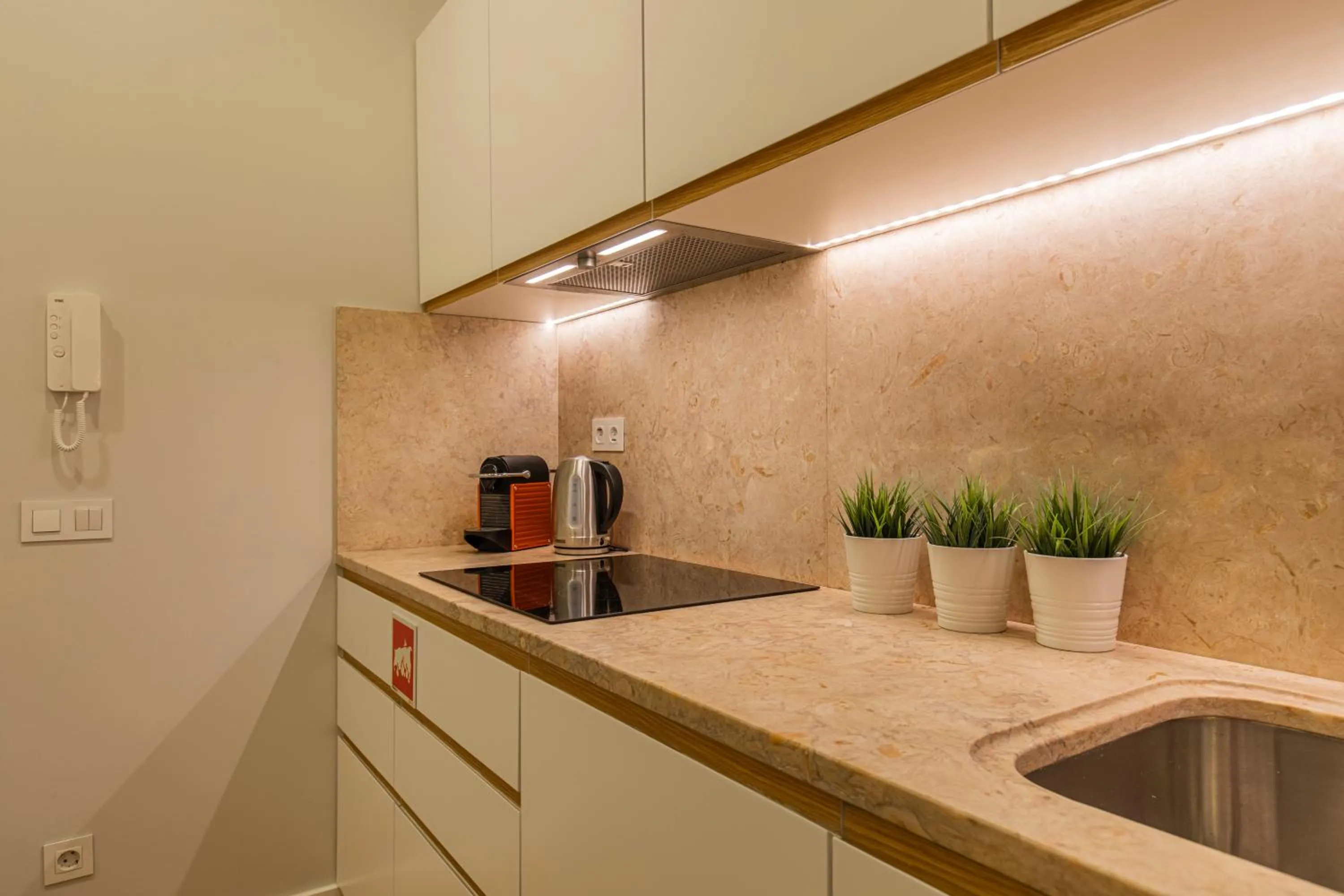 Coffee/tea facilities in Upscale & Modern 2BDR Apartment