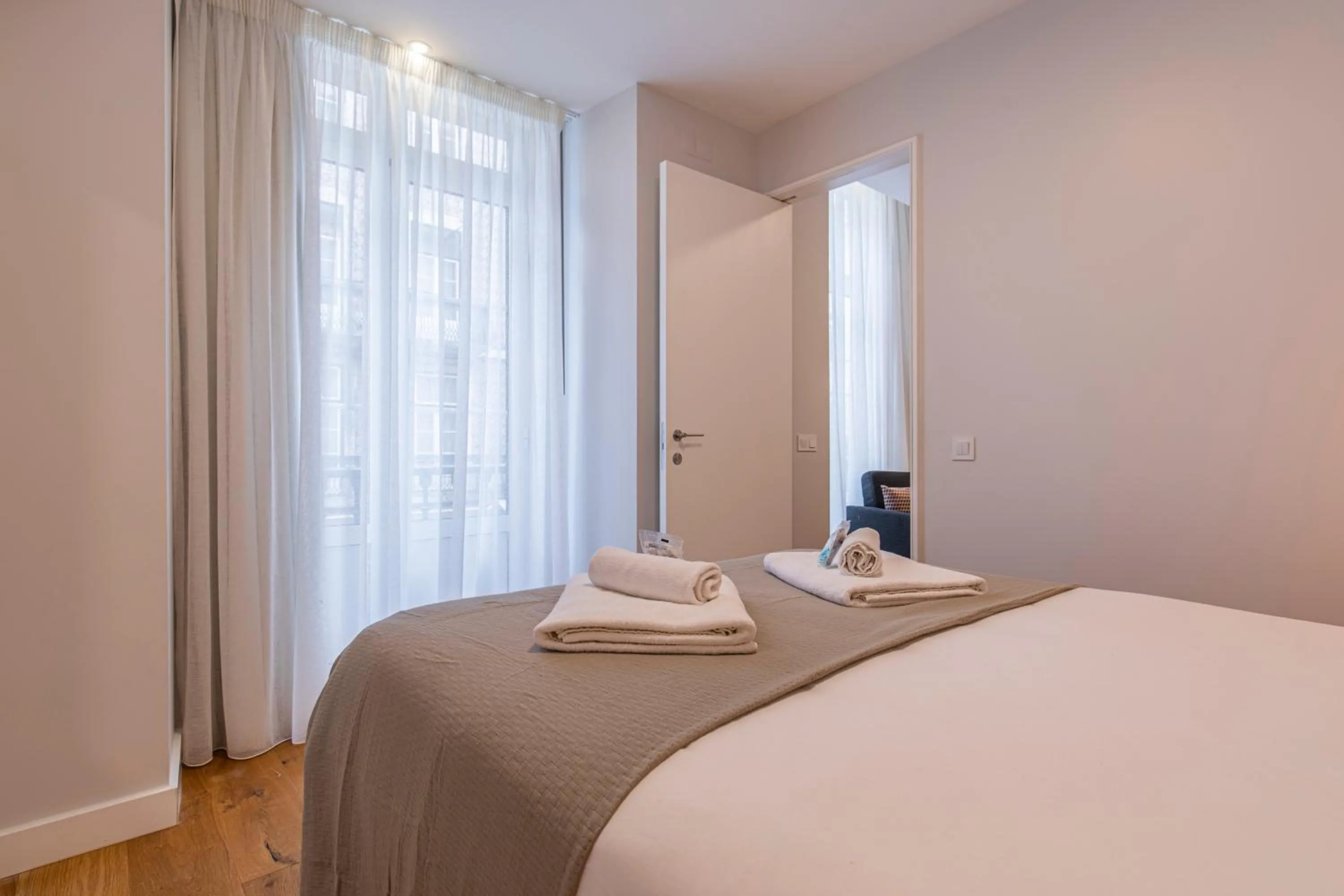 Bed in Upscale & Modern 2BDR Apartment