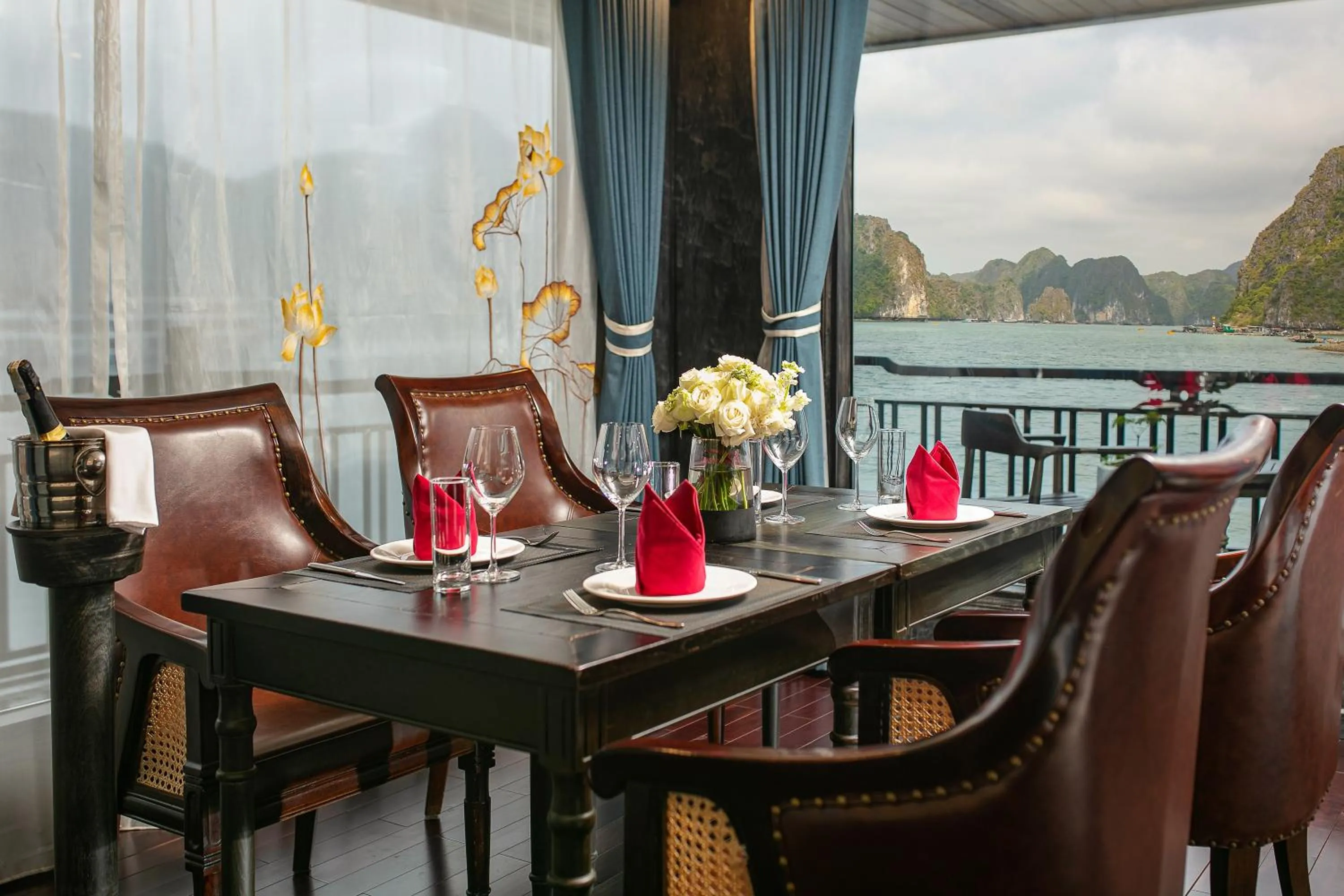 Restaurant/places to eat in La Regina Grand Cruise