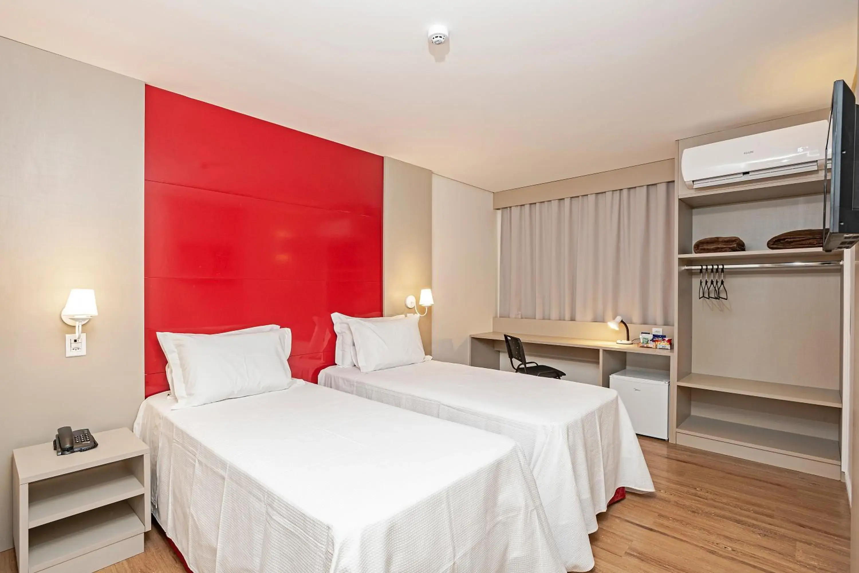 Twin Room - single occupancy - Disability Access in Slim Guarapuava Twin Room - single occupancy - Disability Access in Slim Guarapuava