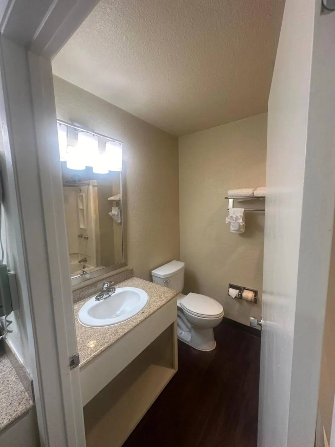 Bathroom in Best Western Heritage Inn