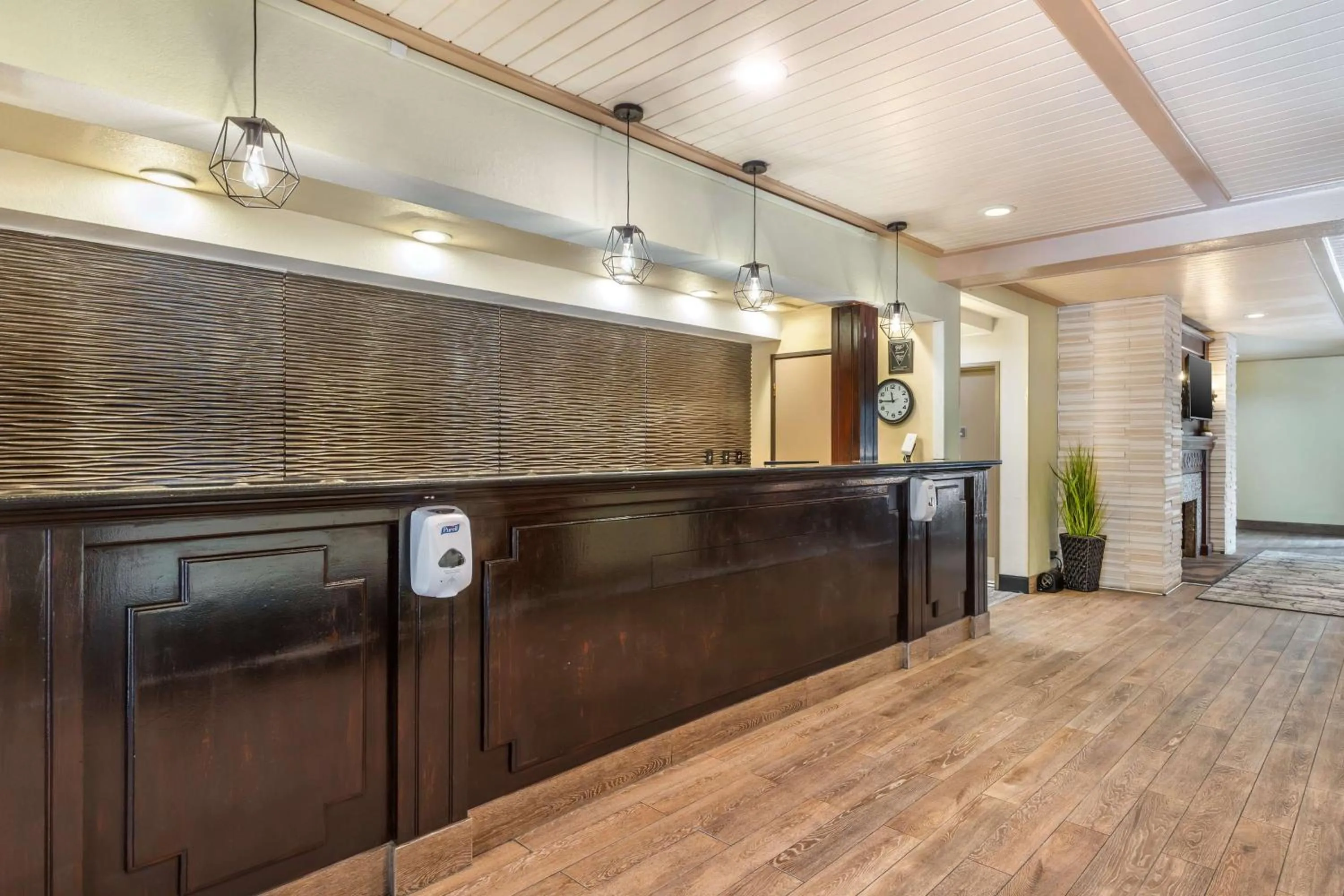 Lobby or reception in Best Western John Muir Inn