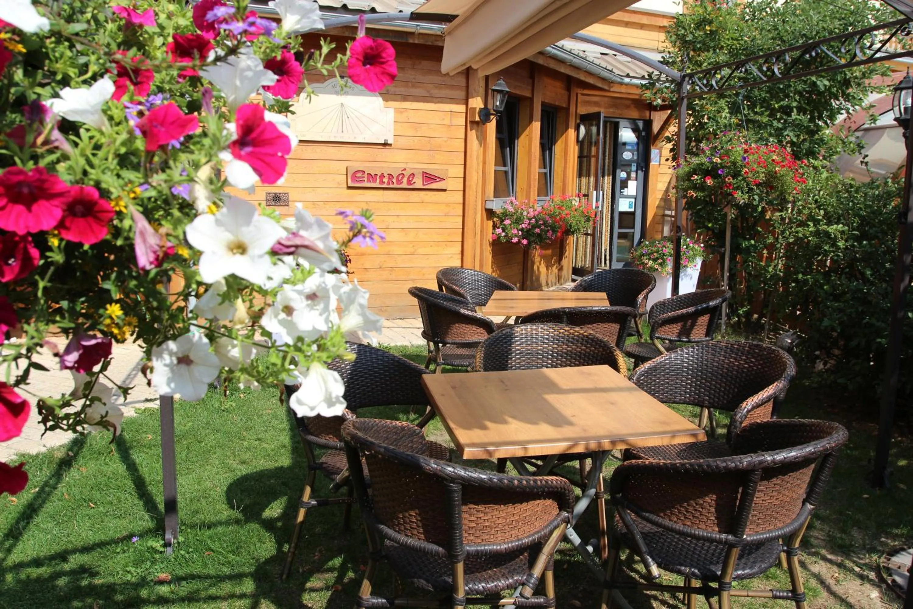Balcony/Terrace in Logis Hôtel & Spa Les Autanes