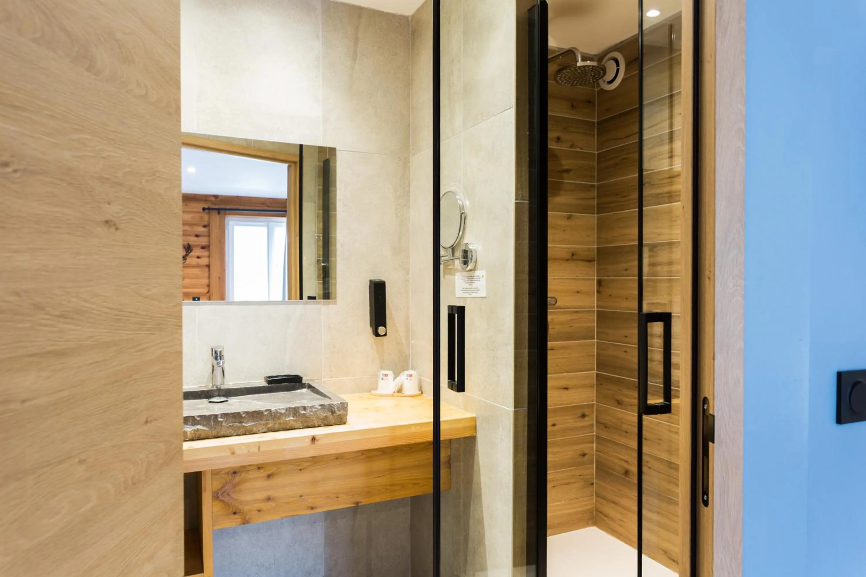 Bathroom in Logis Hôtel Les Autanes & Spa