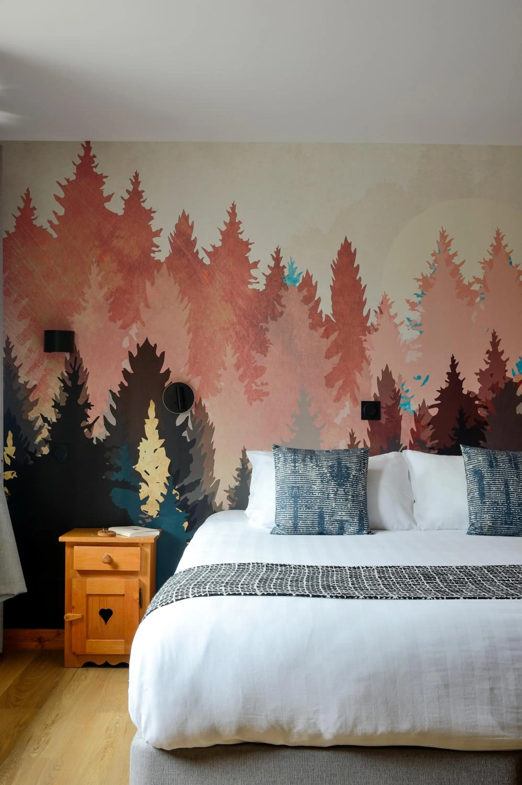 Bed in Logis Hôtel & Spa Les Autanes