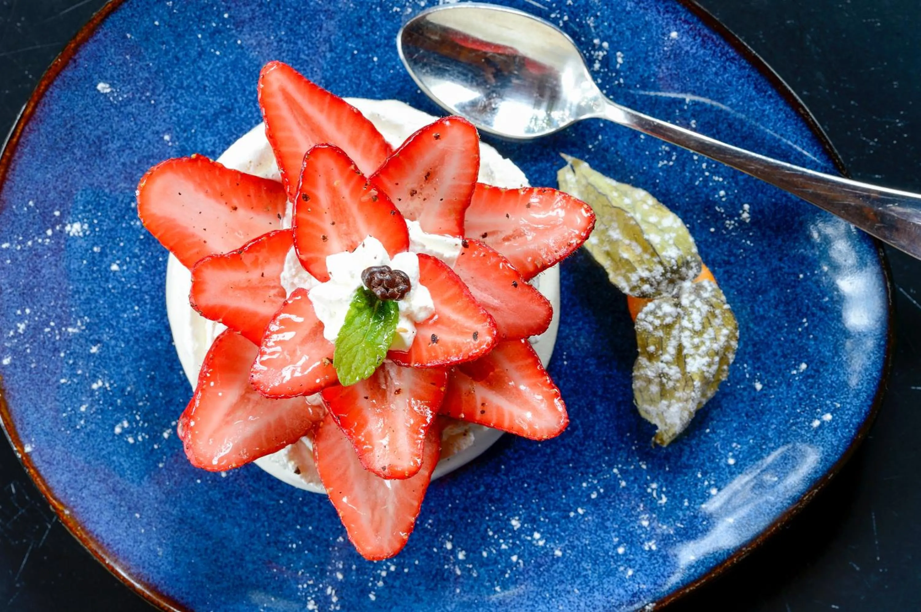 Meals in Logis Hôtel & Spa Les Autanes