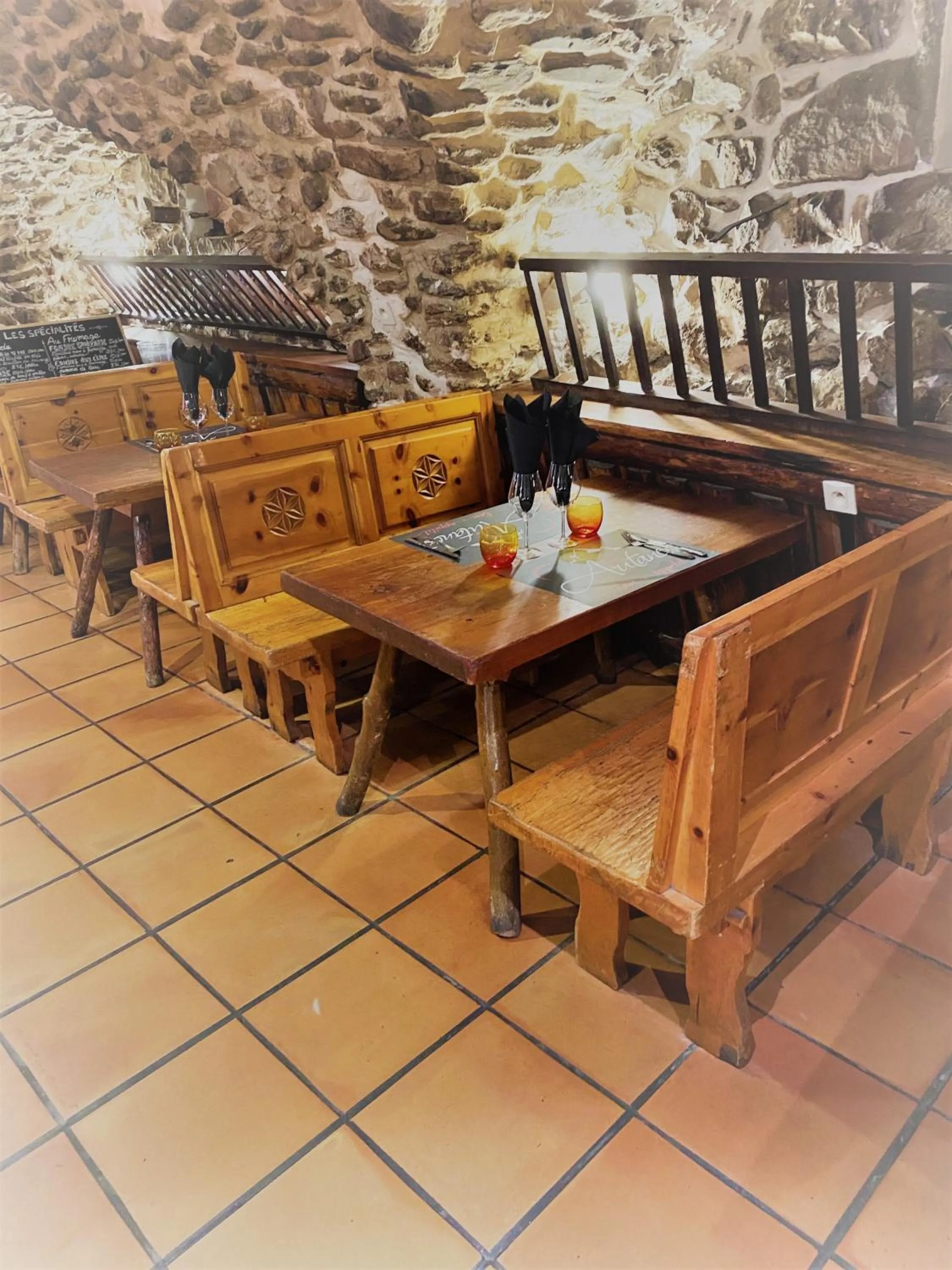 Restaurant/places to eat in Logis Hôtel & Spa Les Autanes