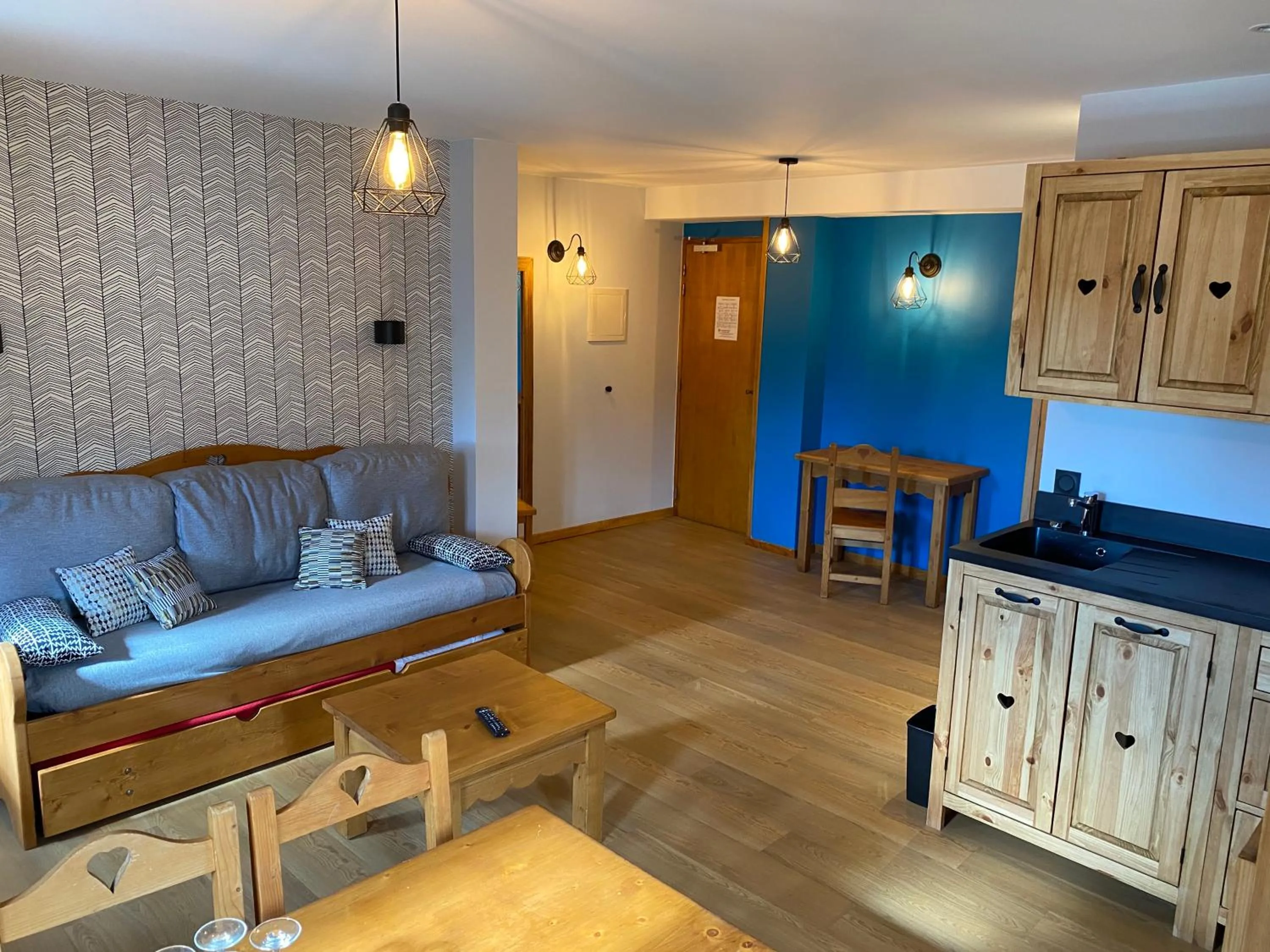 Kitchen or kitchenette in Logis Hôtel & Spa Les Autanes