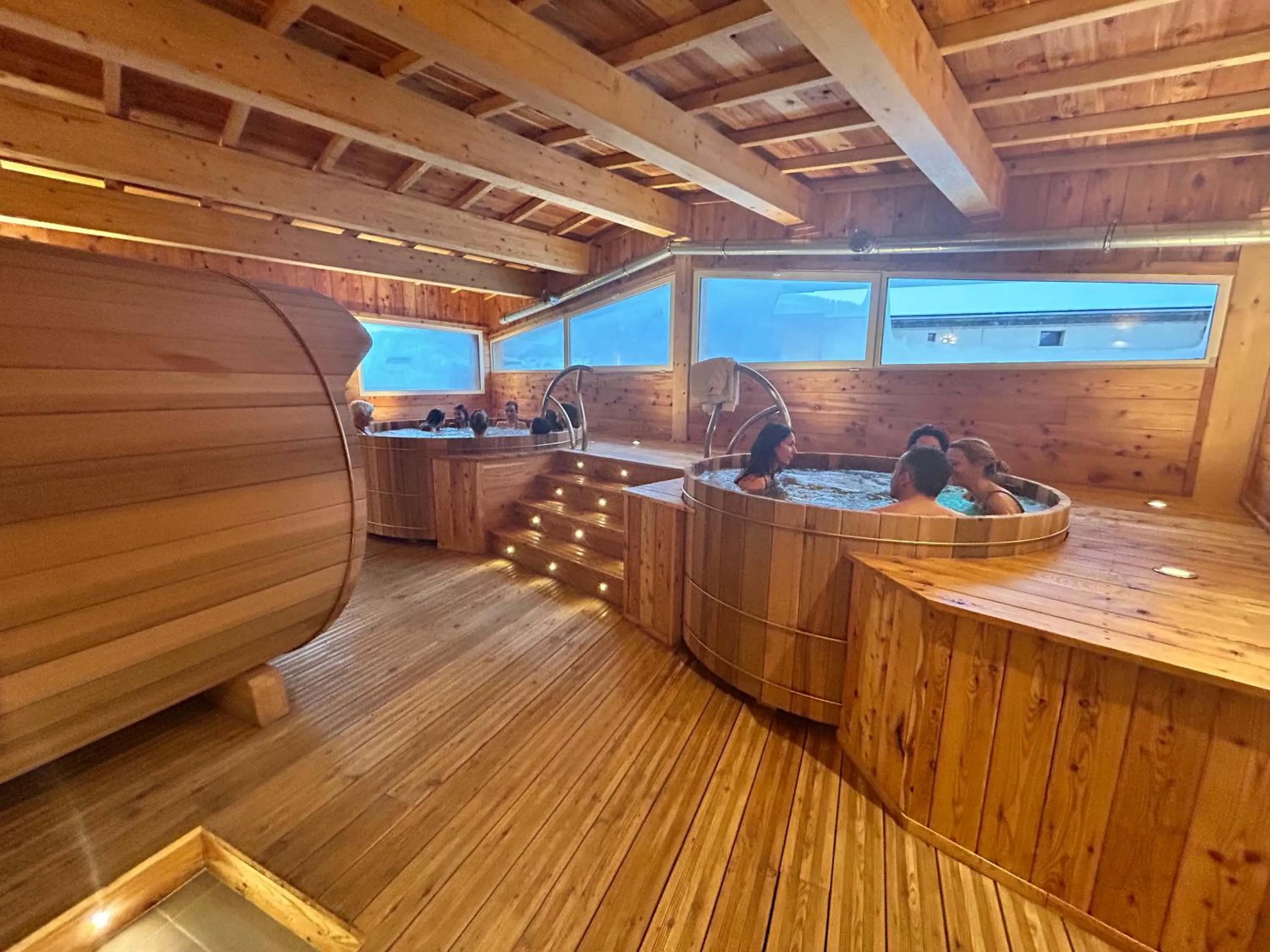 Hot Tub in Logis Hôtel & Spa Les Autanes